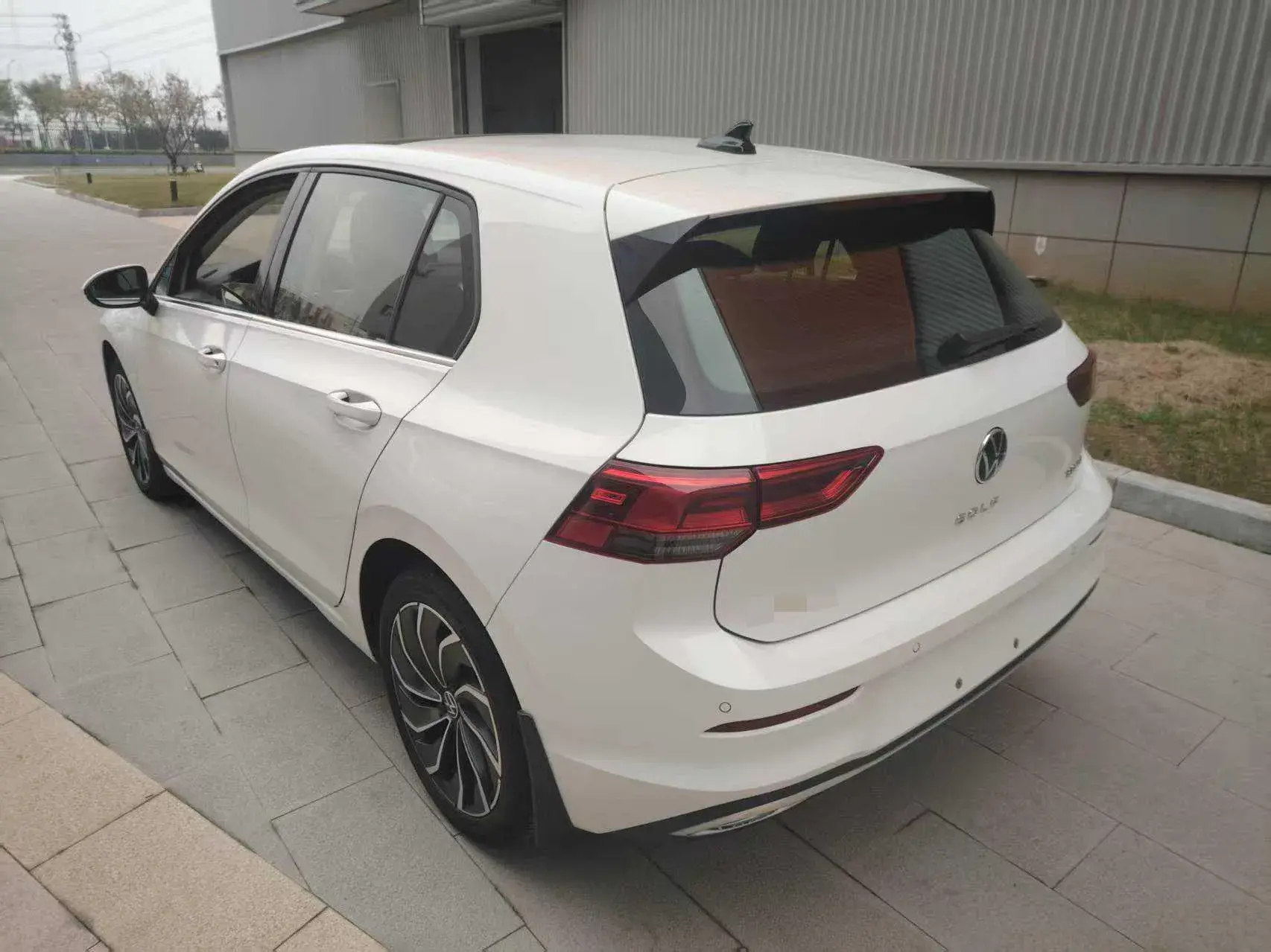 2021 VOLKSWAGEN GOLF thumbnail 2