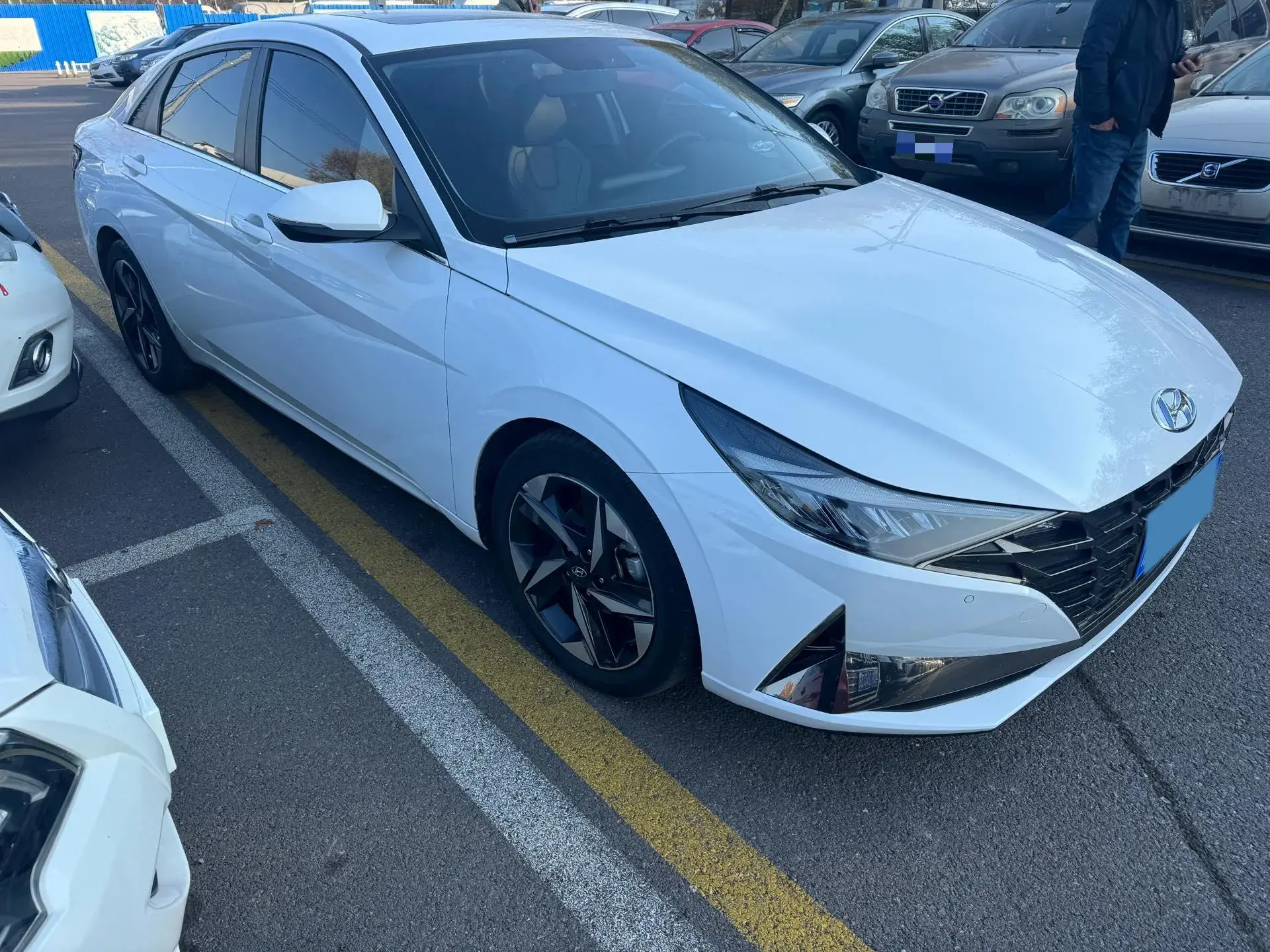 2022 HYUNDAI ELANTRA thumbnail 2