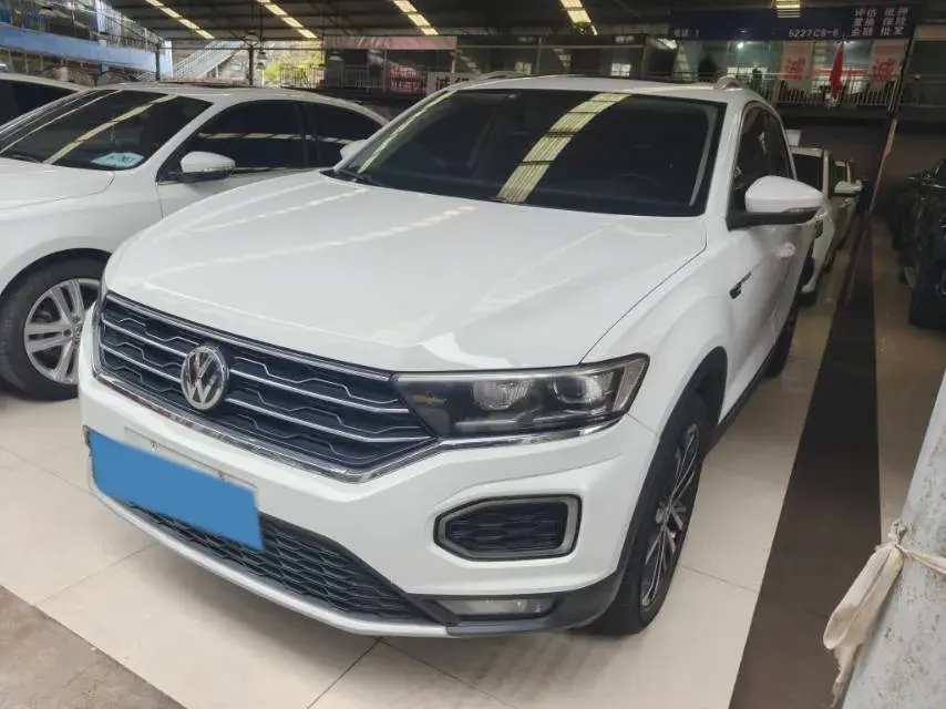 2019 VOLKSWAGEN T-ROC view 1