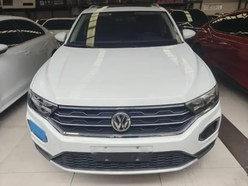 2019 VOLKSWAGEN T-ROC thumbnail 2