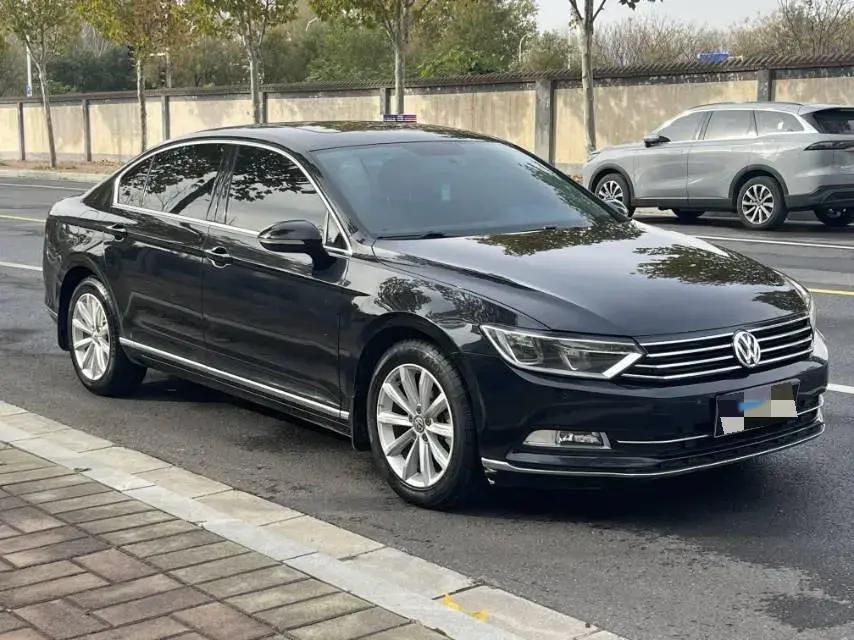 2018 VOLKSWAGEN MAGOTAN thumbnail 2