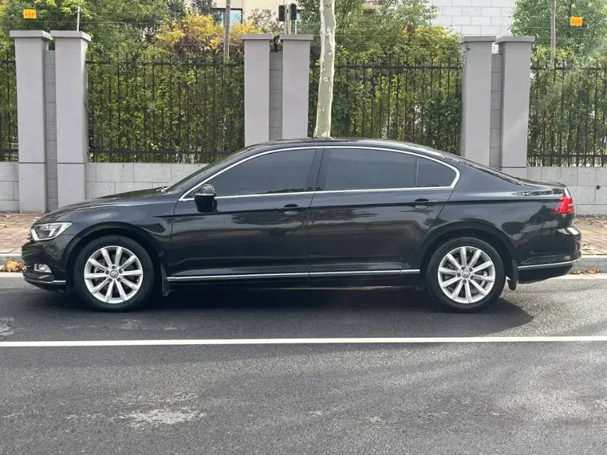 2018 VOLKSWAGEN MAGOTAN thumbnail 4