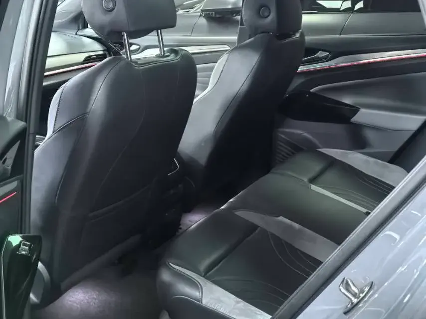 2021 VOLKSWAGEN ID.4 thumbnail 4