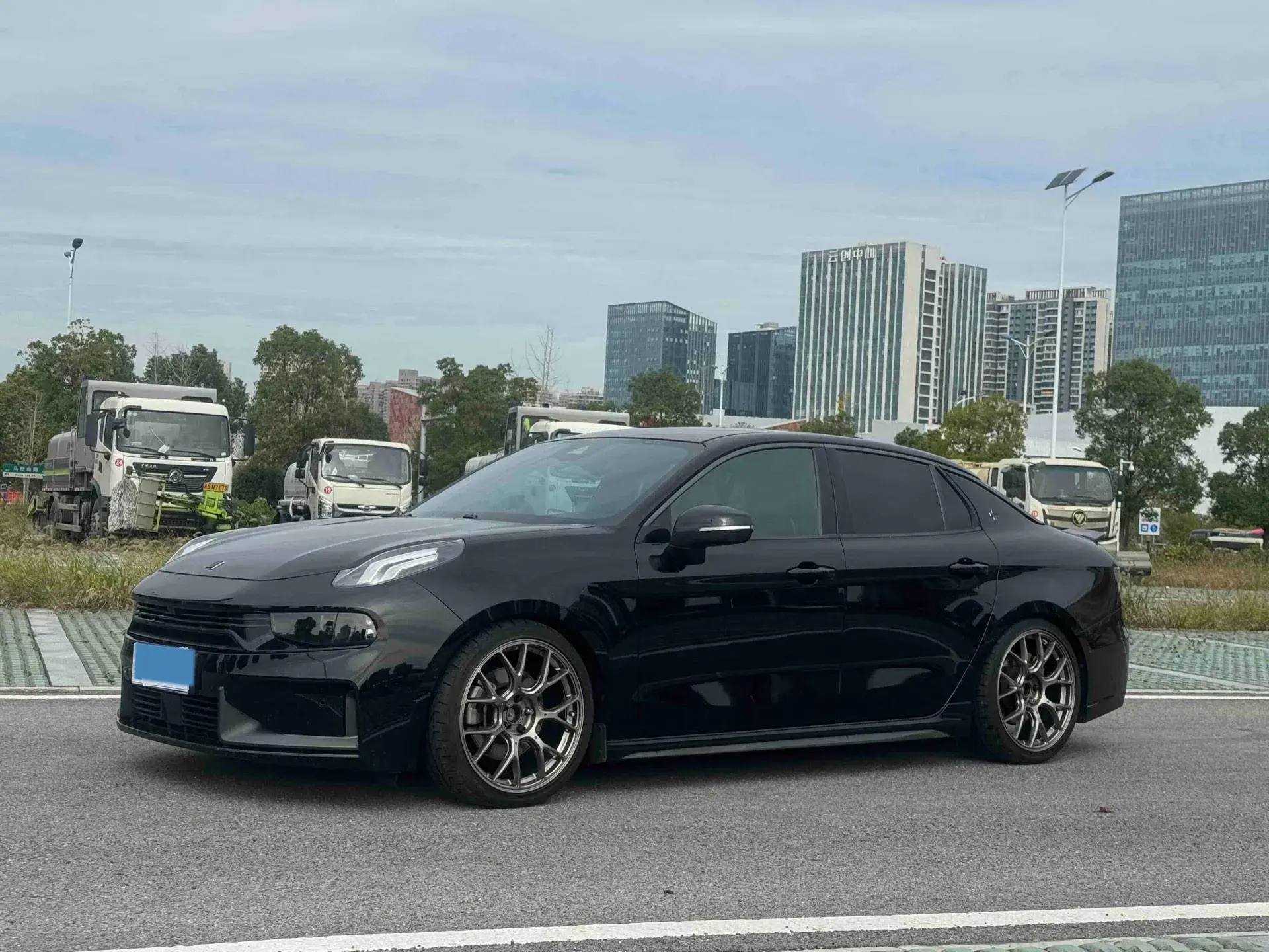 2021 LYNK&CO 03 view 1