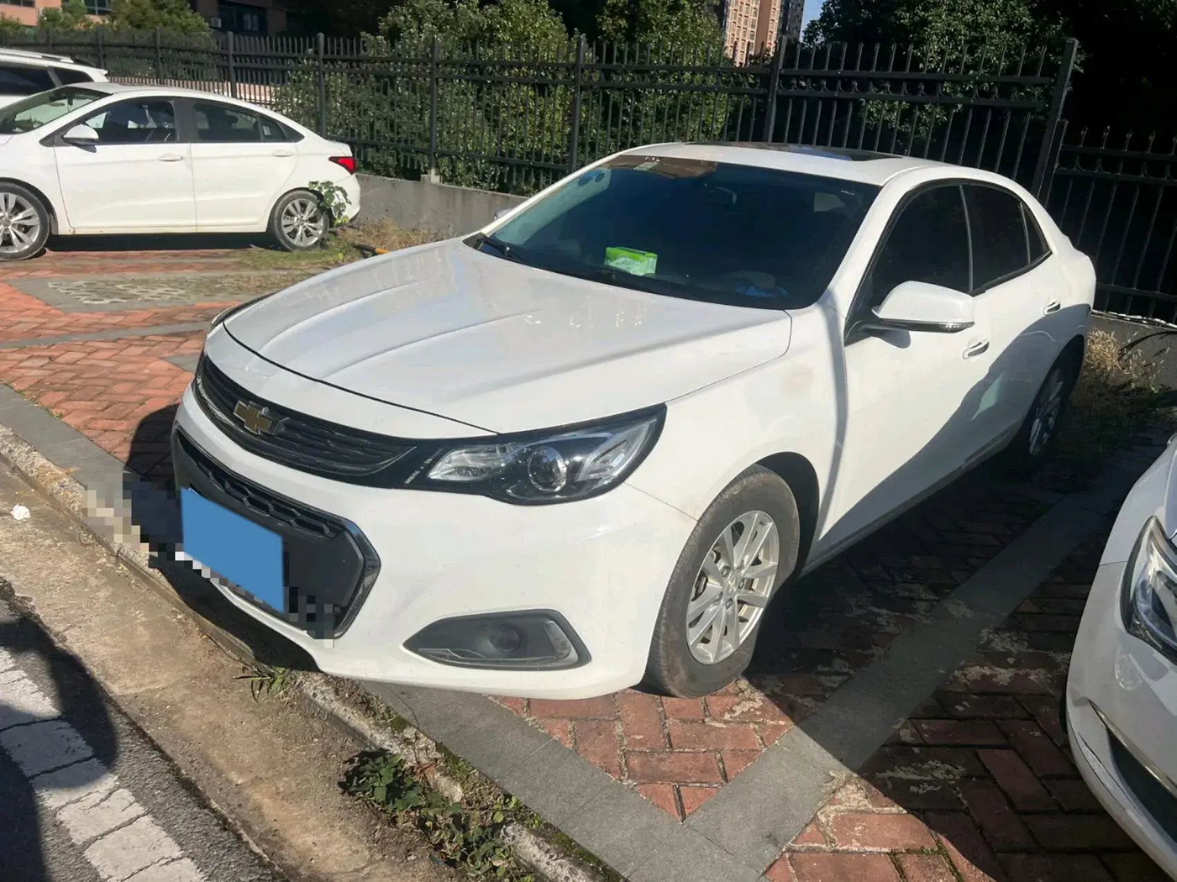 2018 CHEVROLET MALIBU view 1