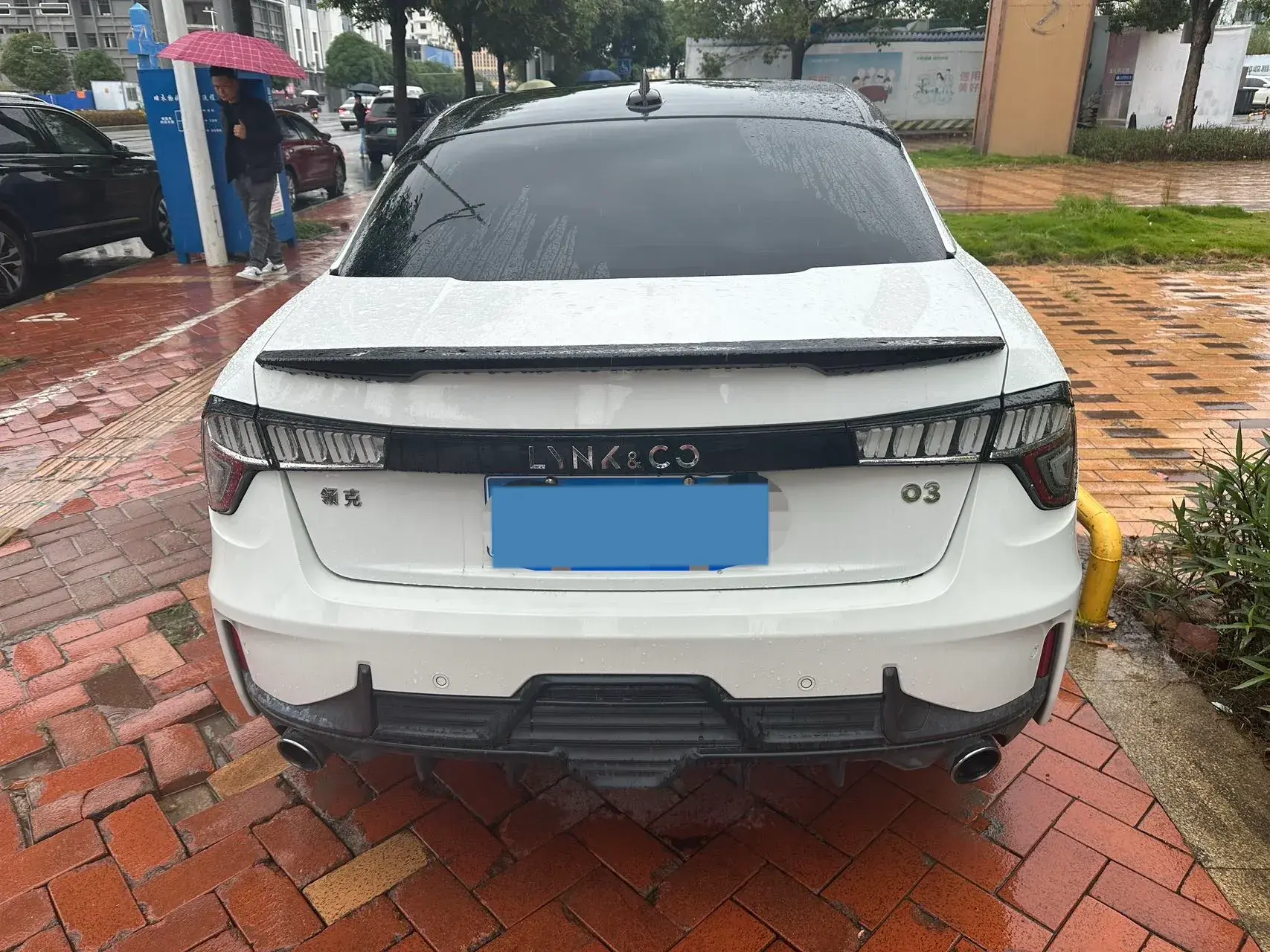 2019 LYNK&CO 03 thumbnail 4