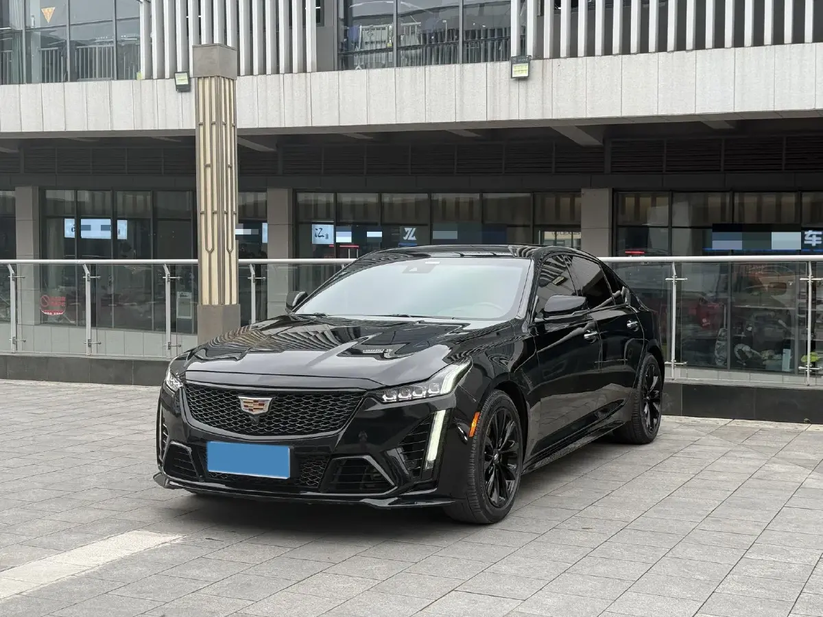 2022 Cadillac CT5 2.0T 237HP L4 10AT