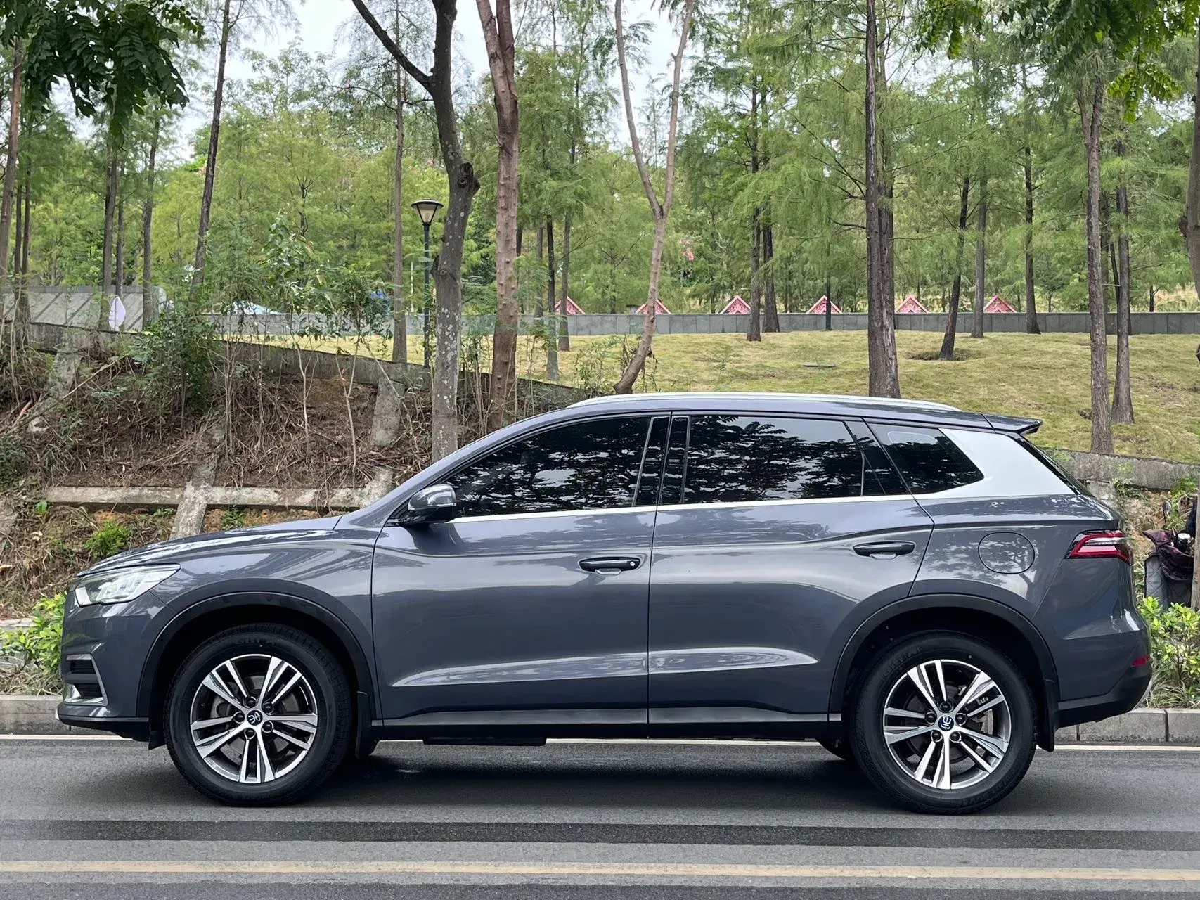 2019 BYD SONG thumbnail 3