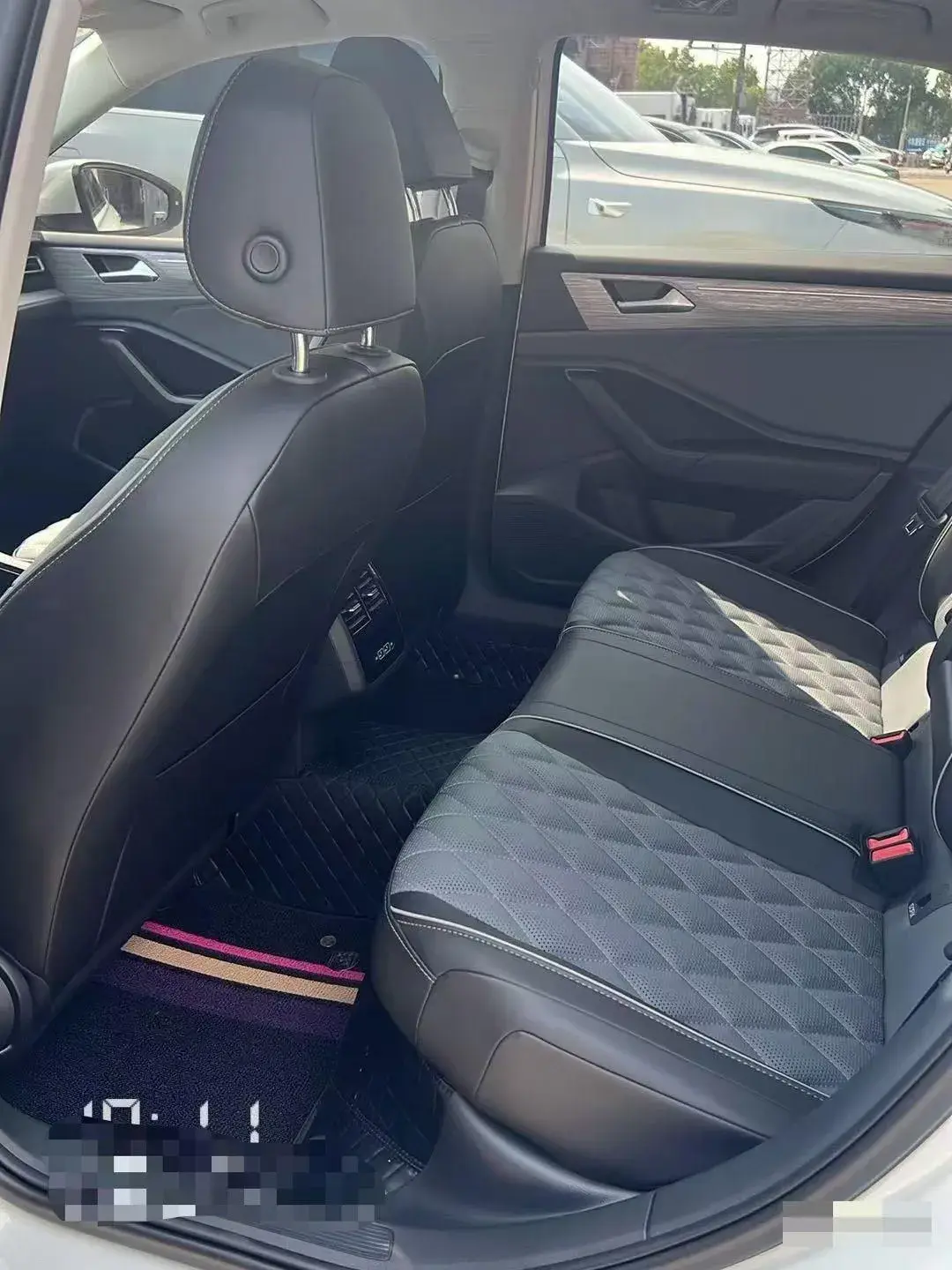 2025 VOLKSWAGEN SAGITAR thumbnail 4