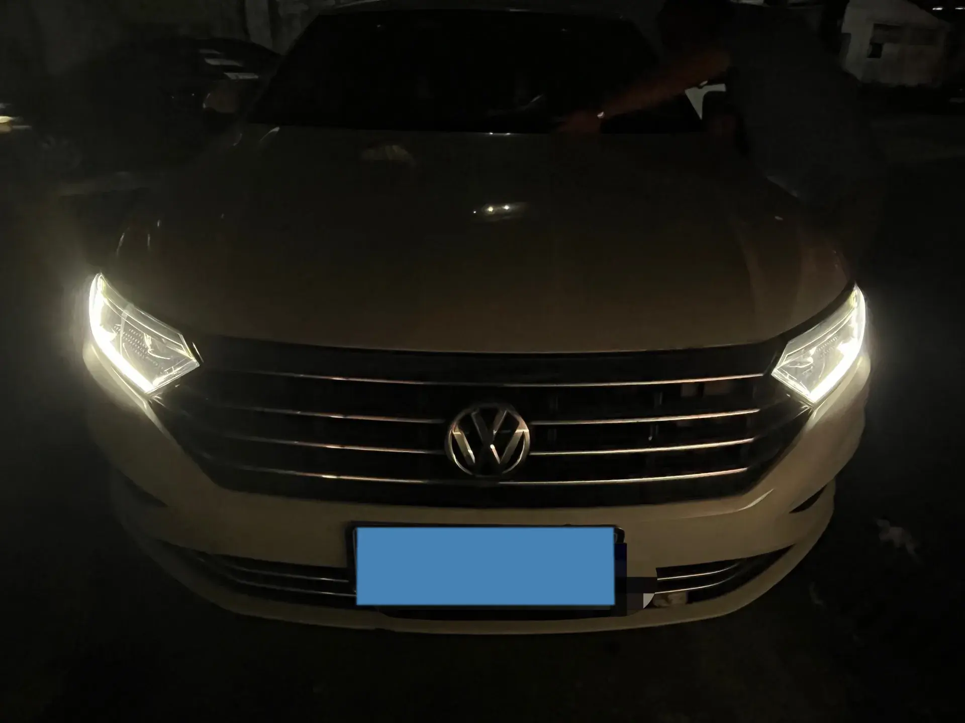 2021 VOLKSWAGEN SAGITAR thumbnail 2