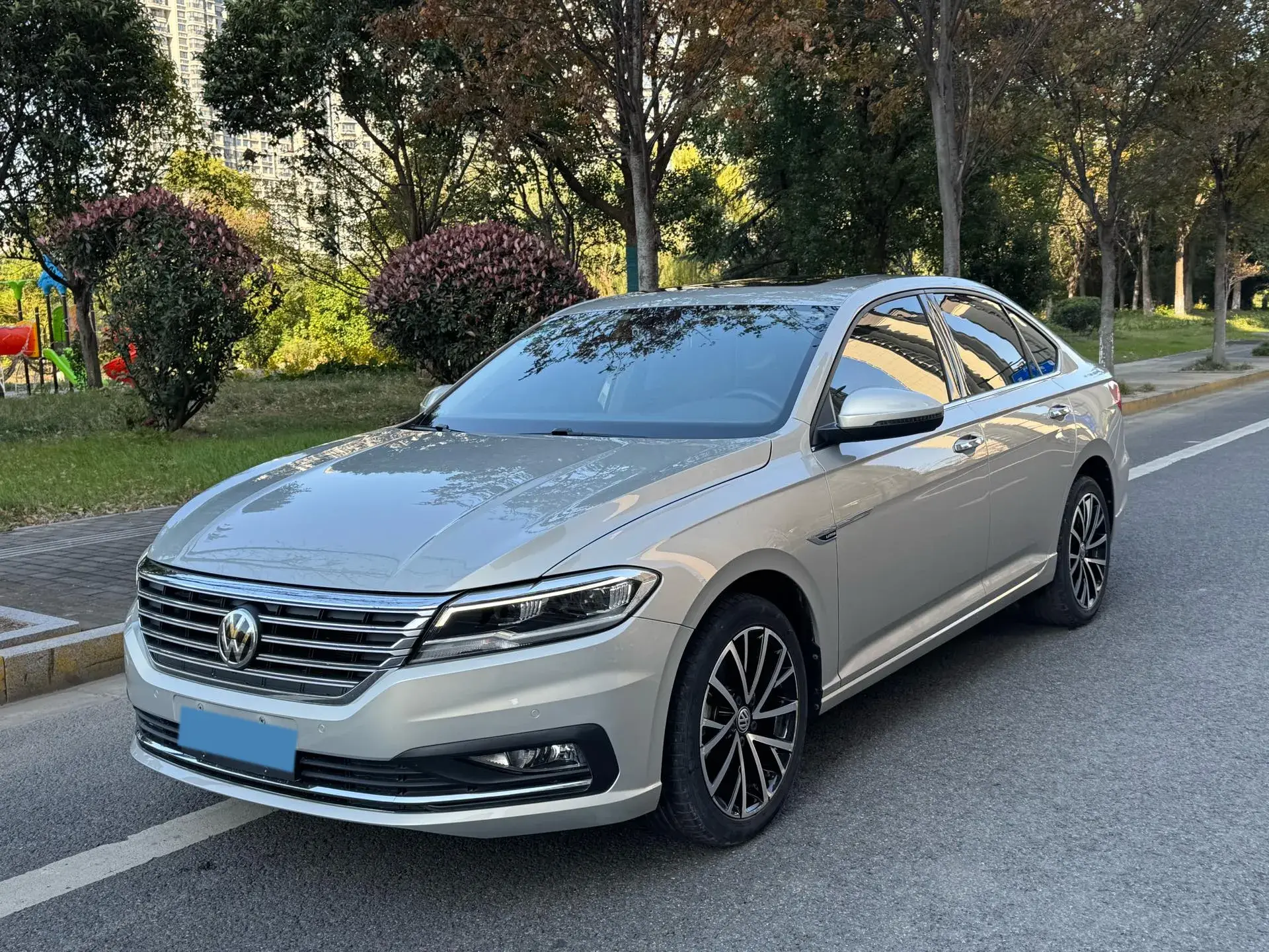 2018 VOLKSWAGEN LAVIDA view 1