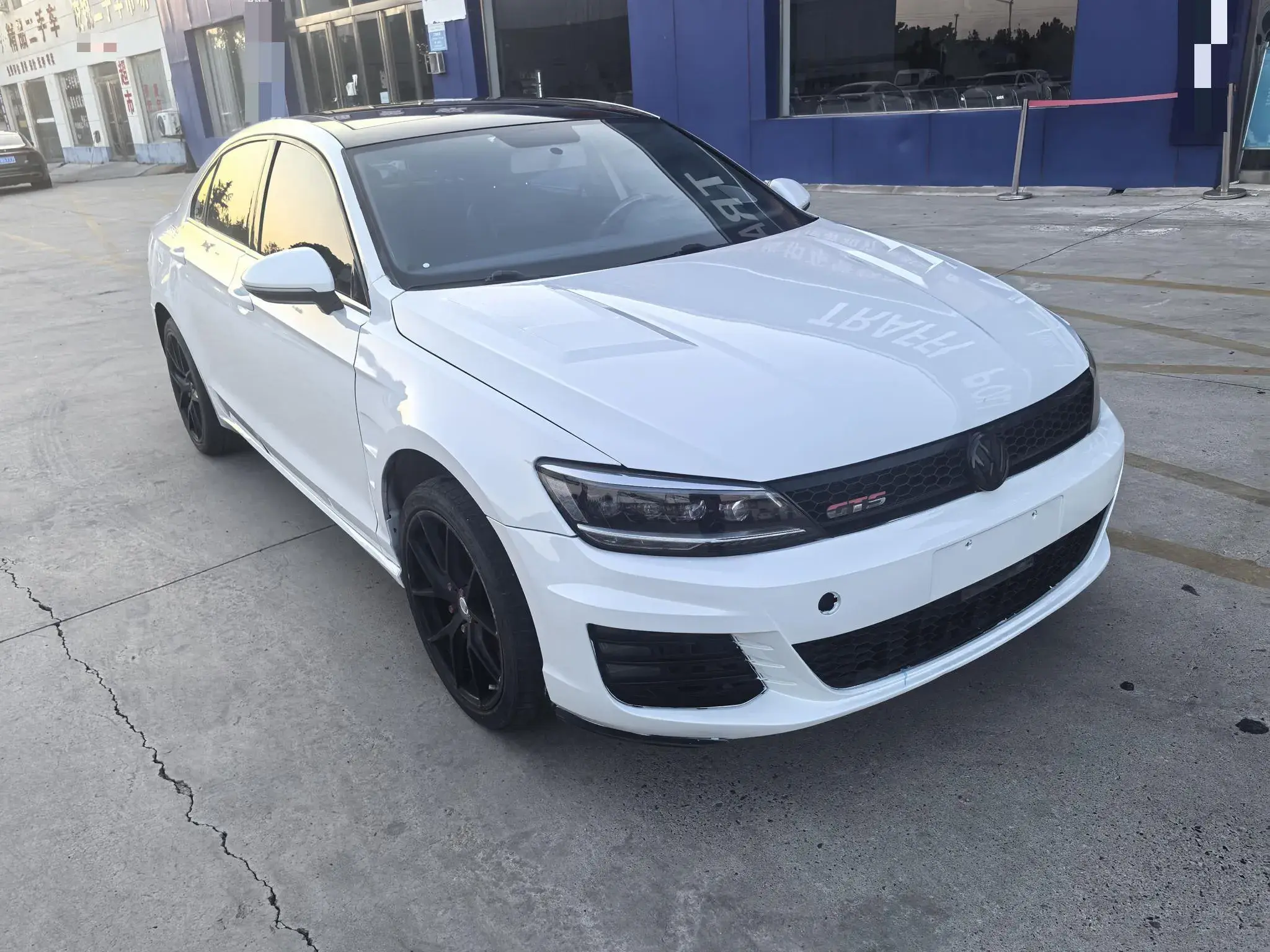 2018 VOLKSWAGEN LAMANDO thumbnail 3