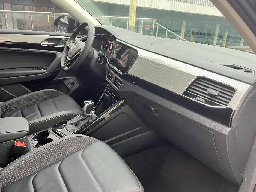 2022 VOLKSWAGEN TAYRON thumbnail 4