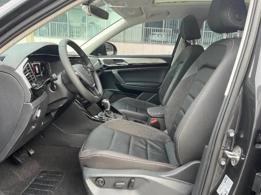 2022 VOLKSWAGEN TAYRON thumbnail 3