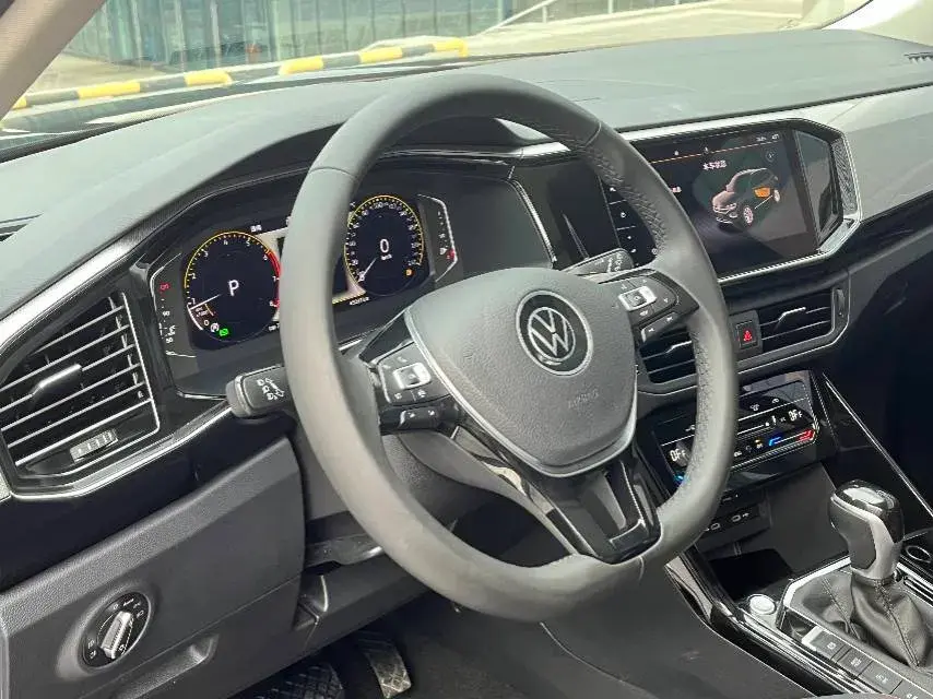 2022 VOLKSWAGEN TAYRON thumbnail 2