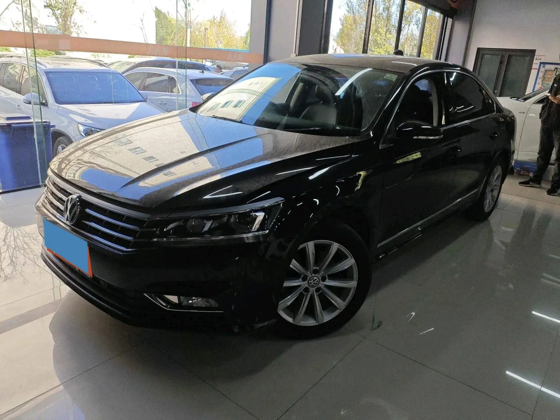 2017 VOLKSWAGEN PASSAT view 1