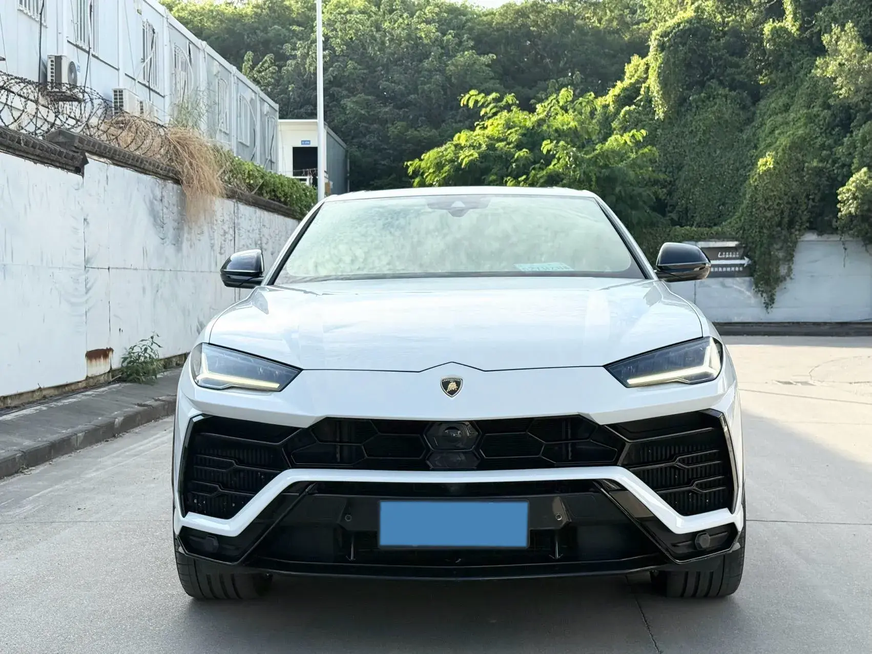 2018 LAMBORGHINI URUS thumbnail 2
