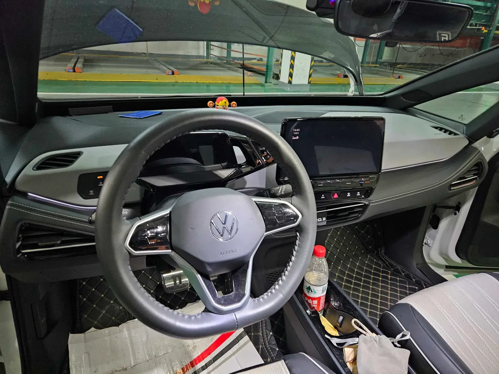 2024 VOLKSWAGEN ID.3 thumbnail 3