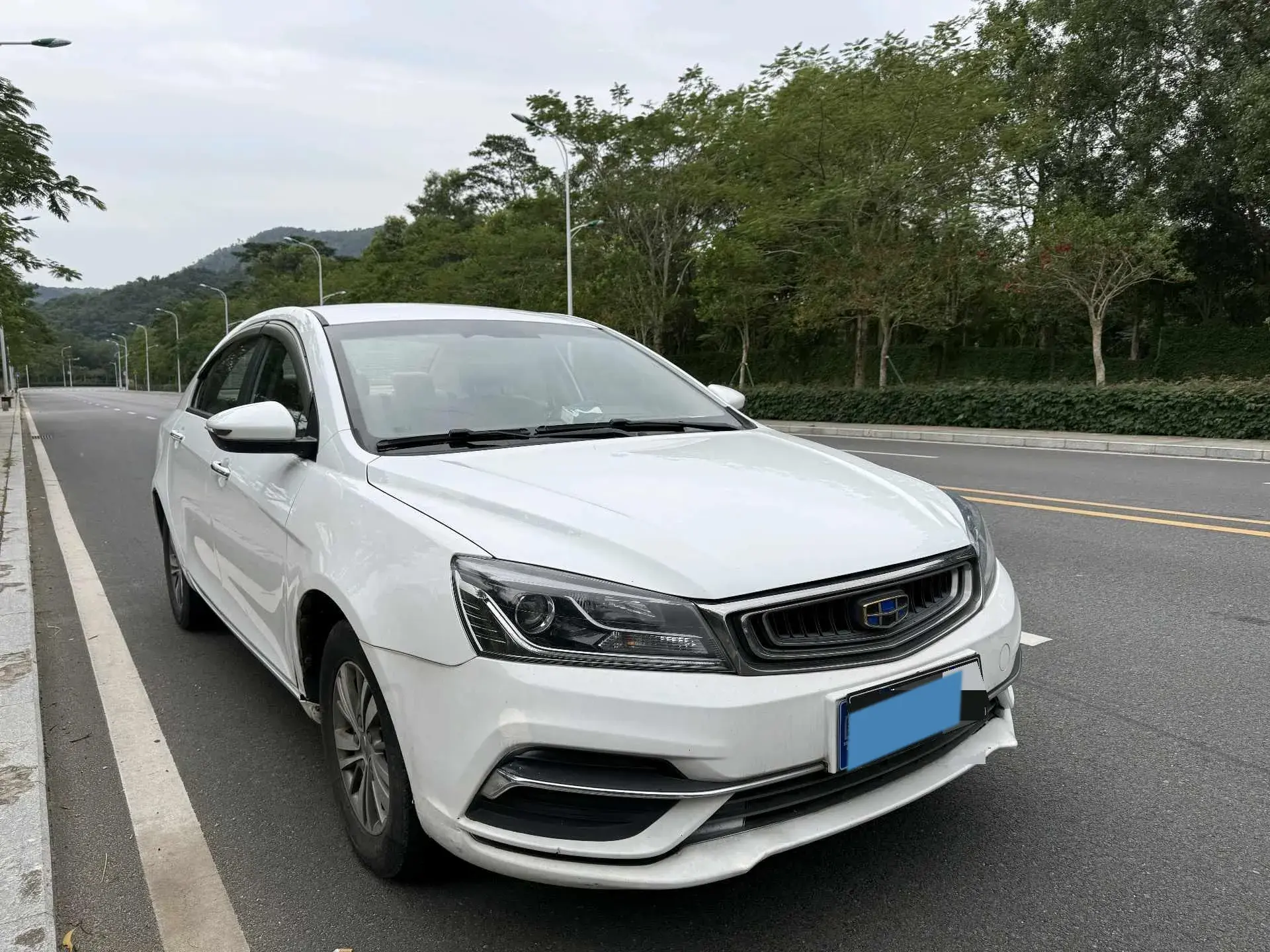 2018 GEELY EMGRAND thumbnail 2