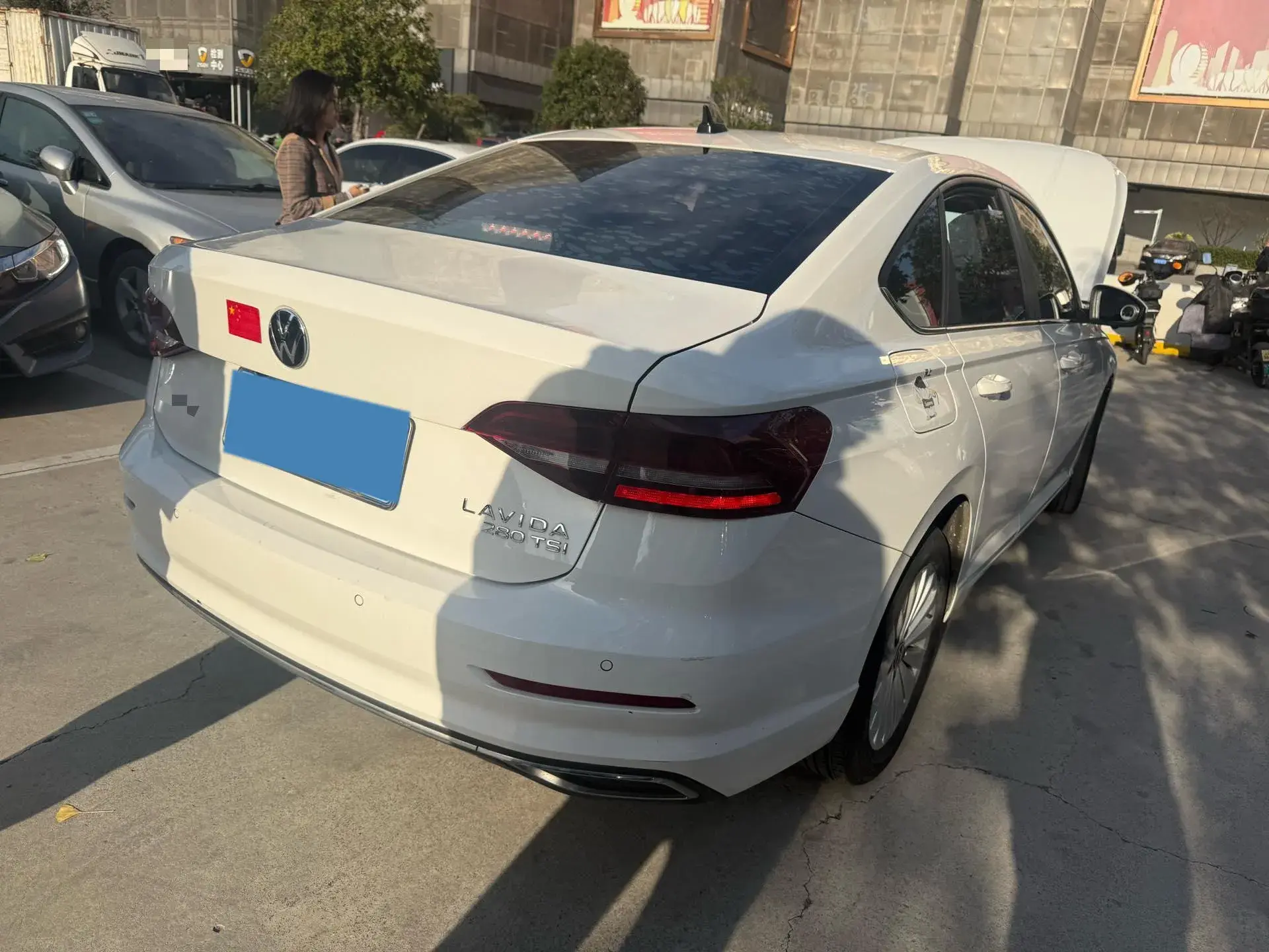 2021 VOLKSWAGEN LAVIDA thumbnail 4