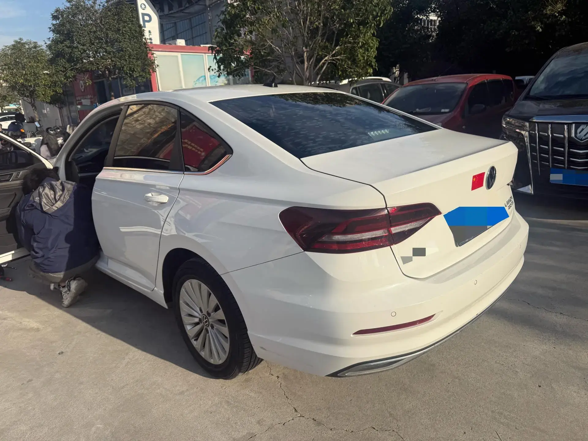 2021 VOLKSWAGEN LAVIDA thumbnail 3