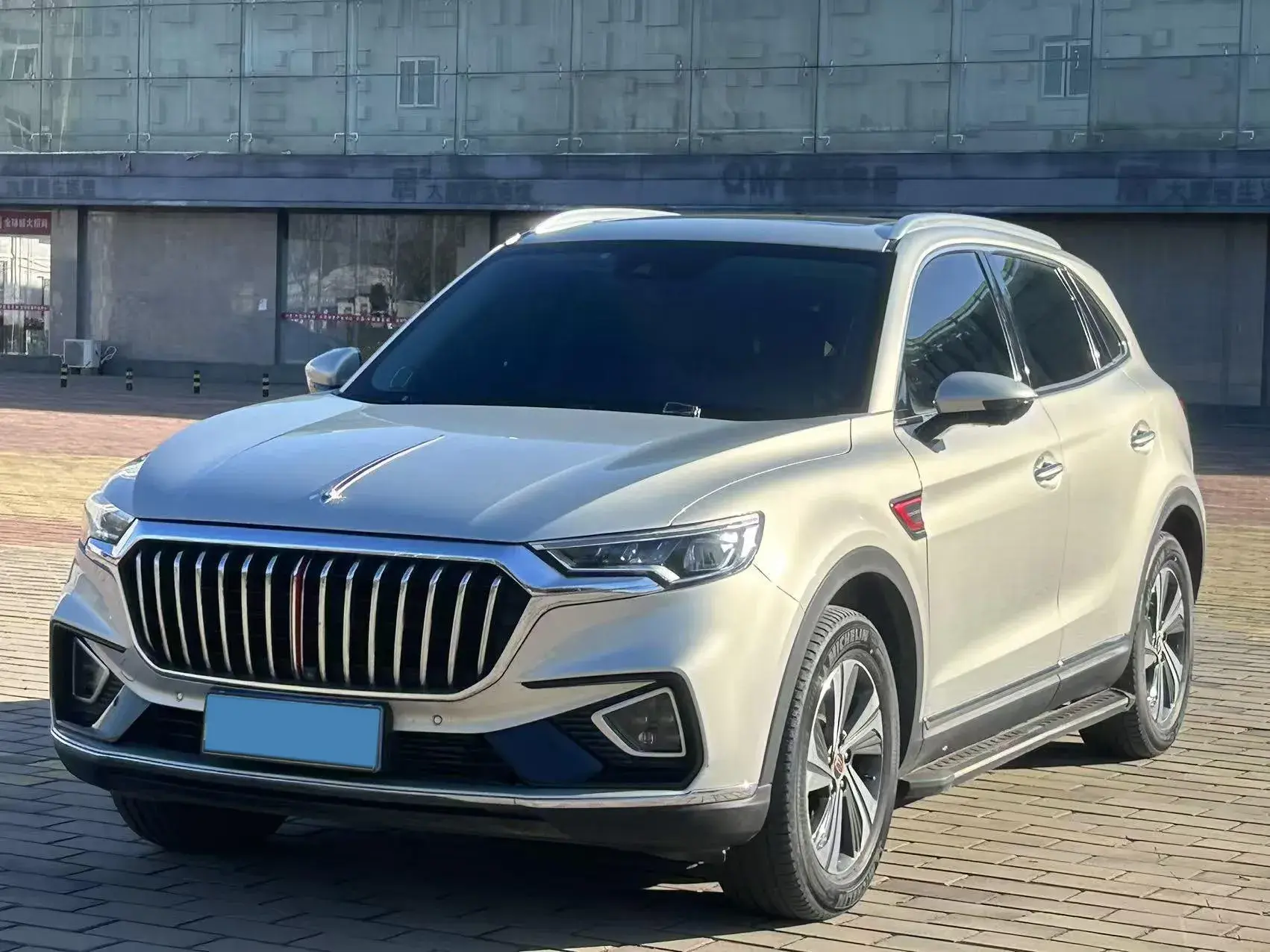 2019 HONGQI HS5 view 1