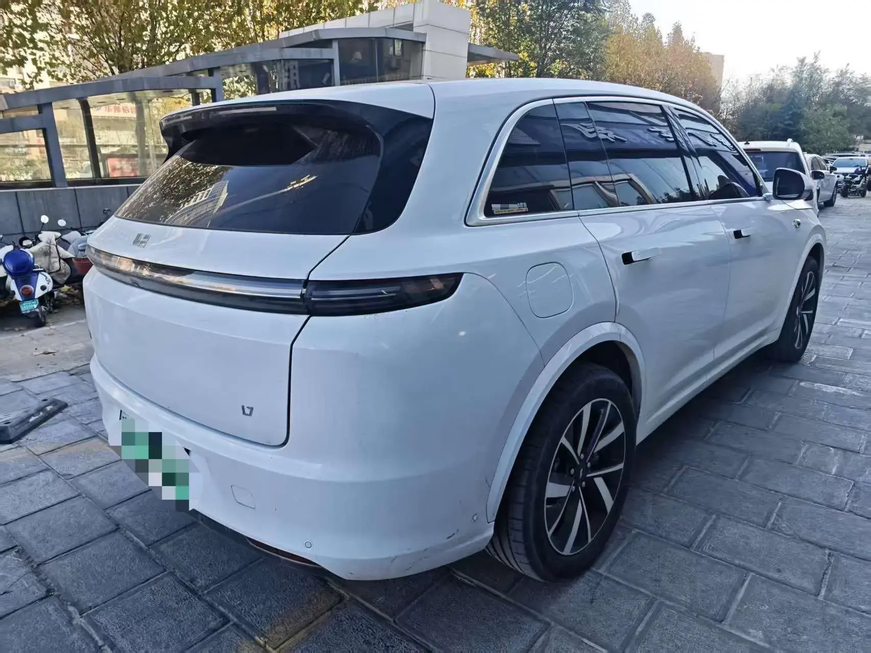 2023 LI L7 thumbnail 3