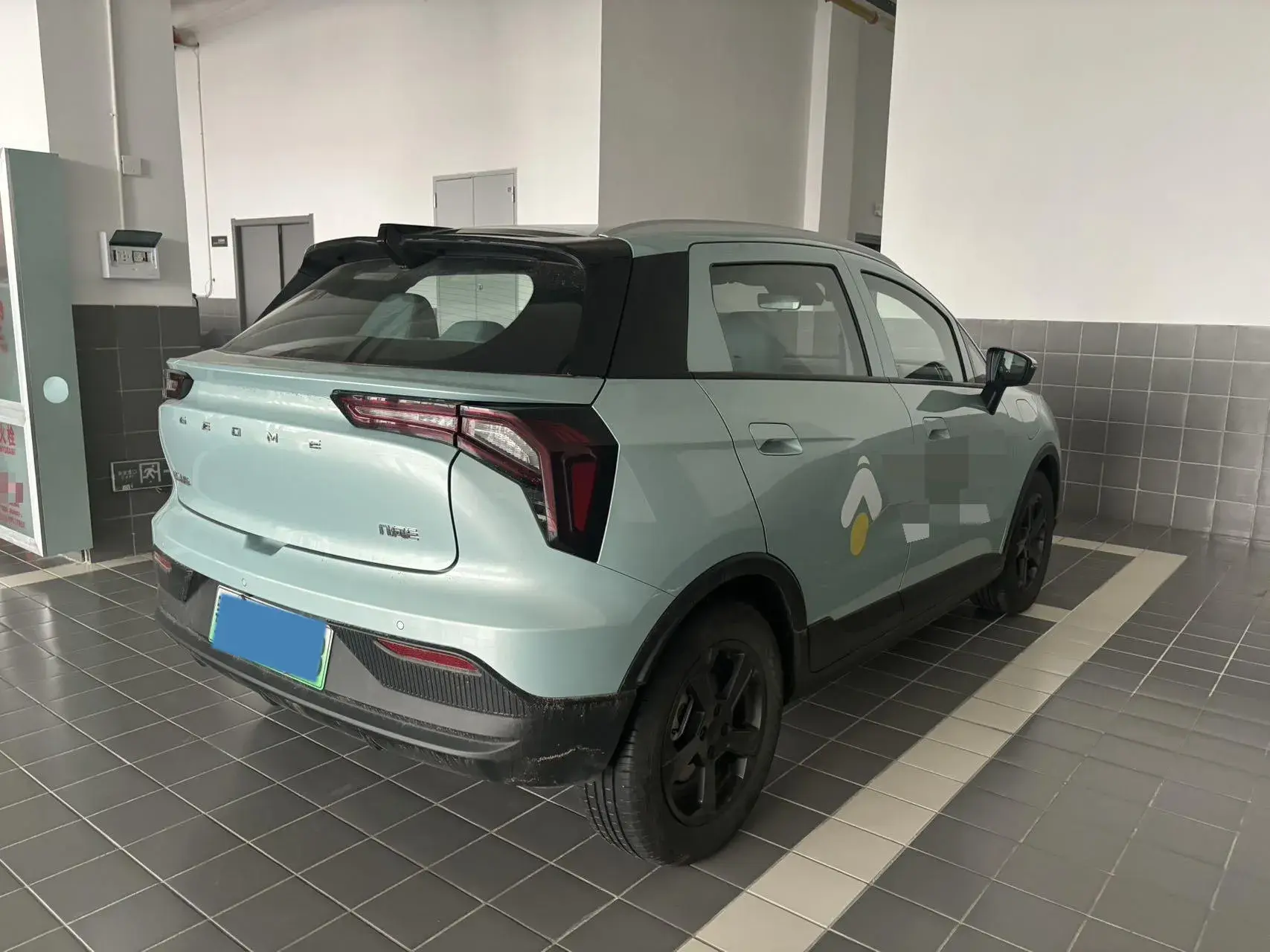 2024 GEOMETRY E thumbnail 3