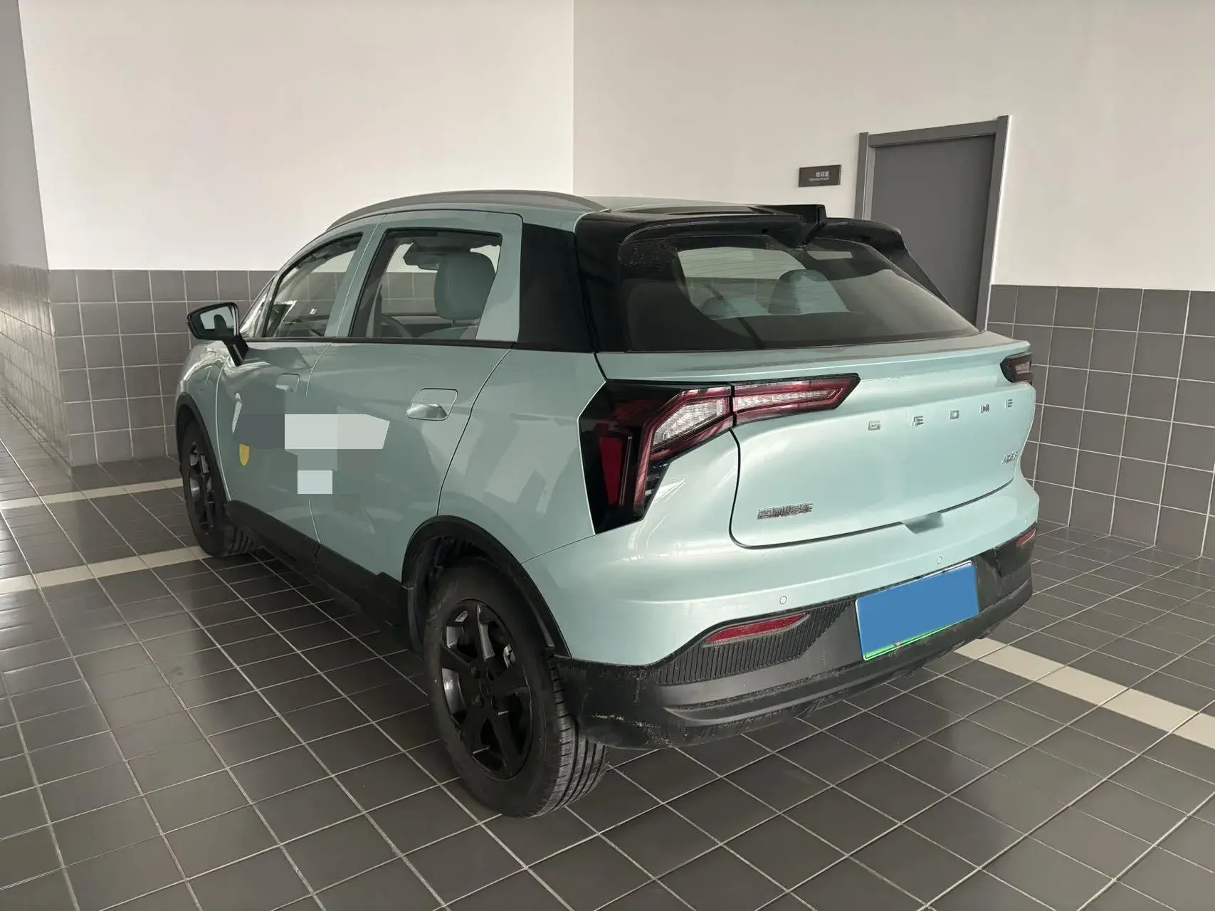 2024 GEOMETRY E thumbnail 2