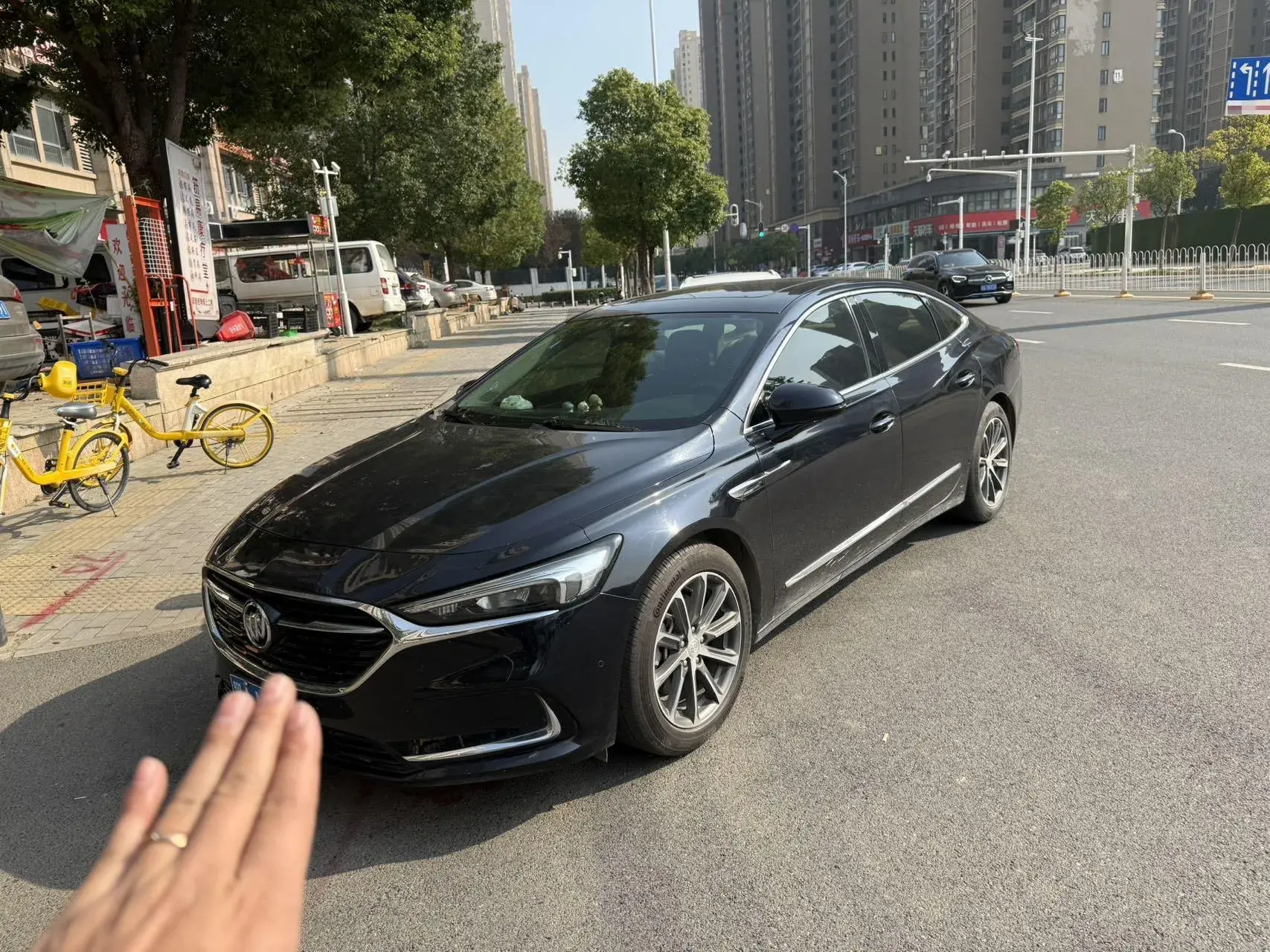 2021 BUICK LARCOSSE view 1