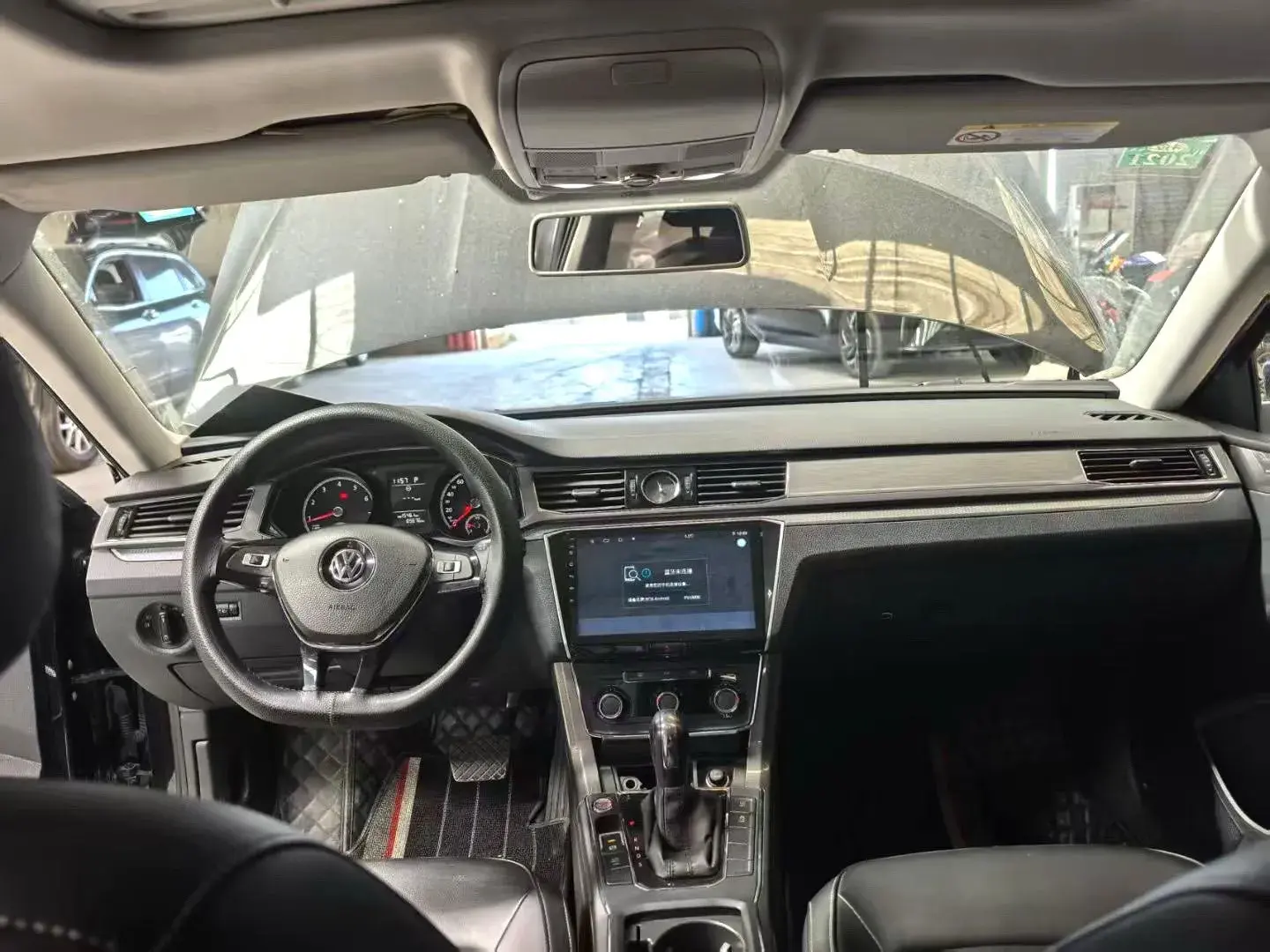 2017 VOLKSWAGEN PASSAT thumbnail 4