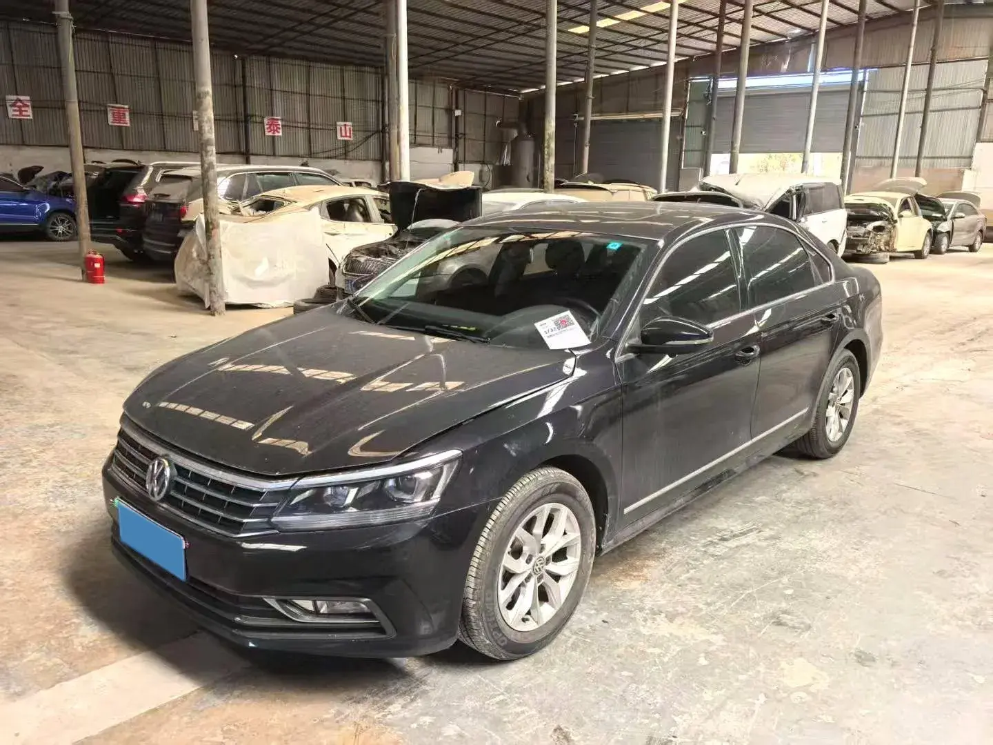 2017 VOLKSWAGEN PASSAT view 1