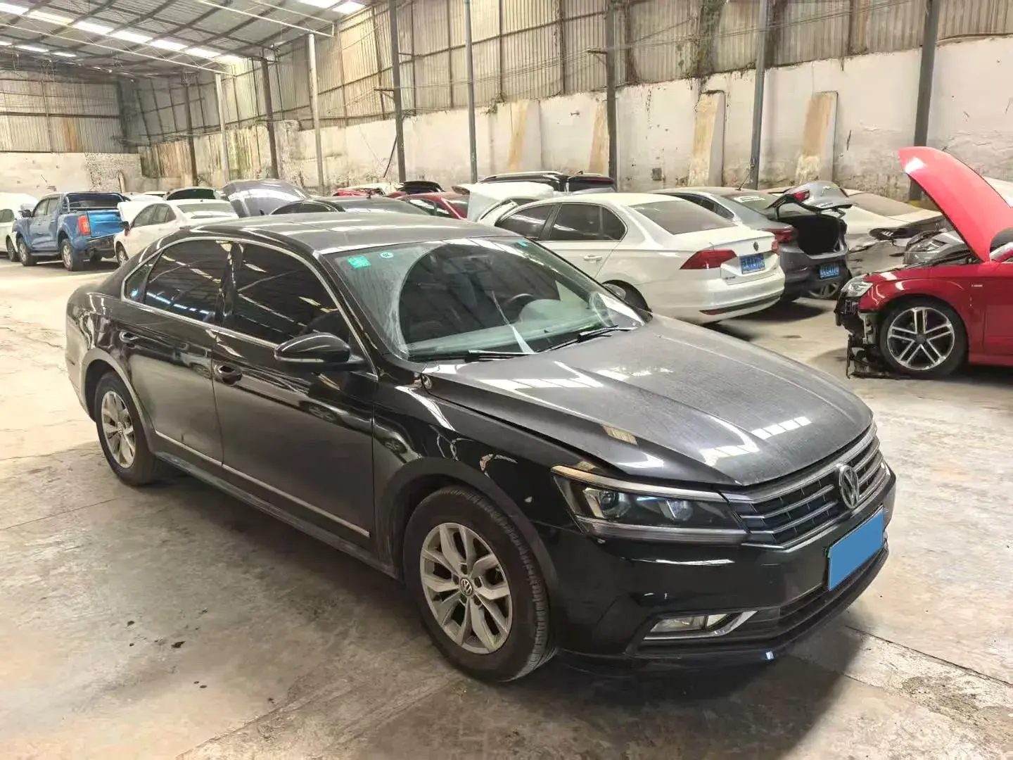 2017 VOLKSWAGEN PASSAT thumbnail 2