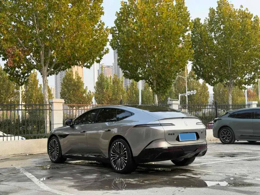 2025 AVATR 12 thumbnail 4