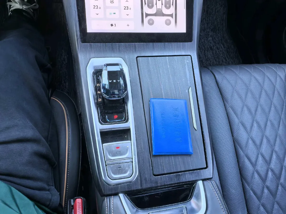 2022 WEY Latte DHT 1.5T 156HP L4 2DHT Hybrid,autocango,china used car exporter,china ev exporter,chinese used car exporter,chinese used ev exporter