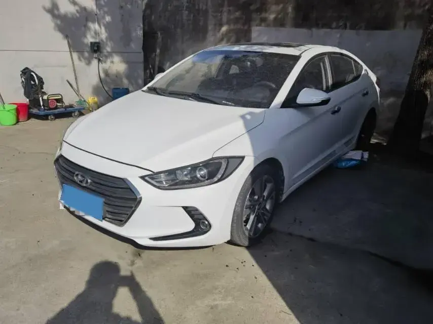 2016 HYUNDAI ELANTRA view 1