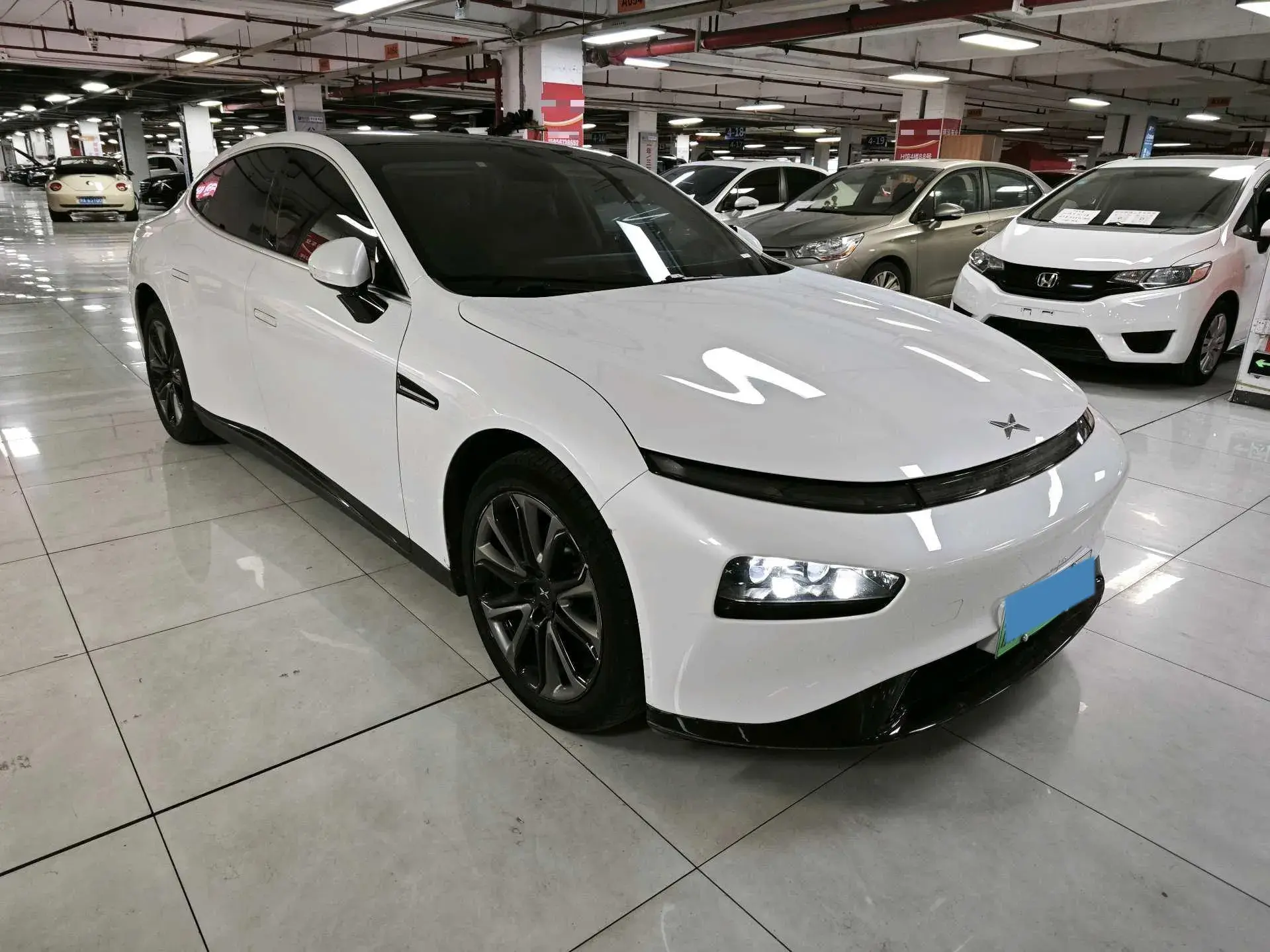 2022 XPENG P7 thumbnail 3