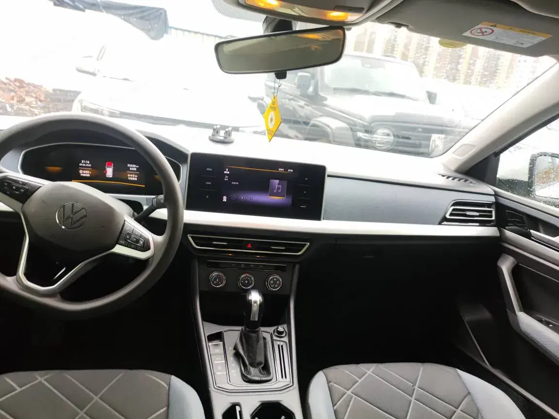 2023 VOLKSWAGEN LAVIDA thumbnail 3