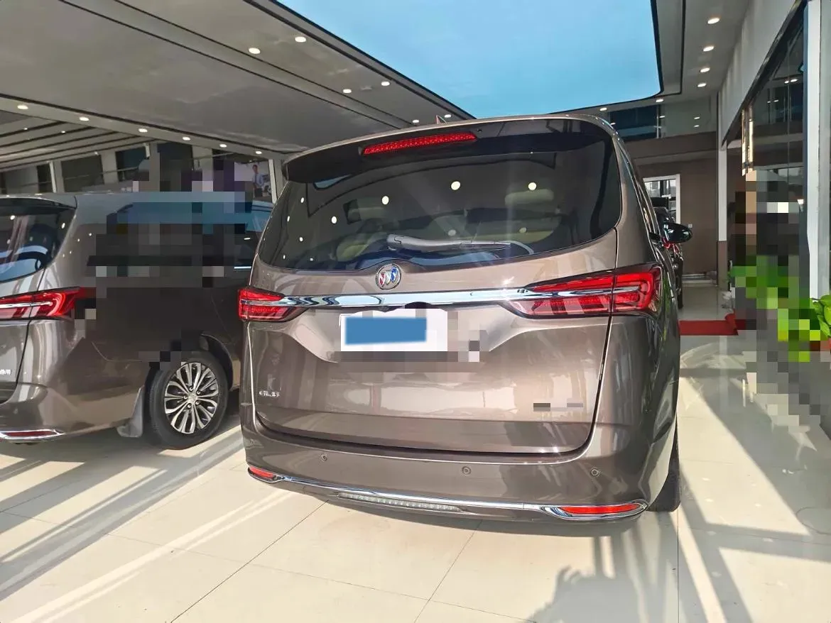 2023 Buick GL8 2.0T 237HP L4 9AT,autocango,china used car exporter,china ev exporter,chinese used car exporter,chinese used ev exporter