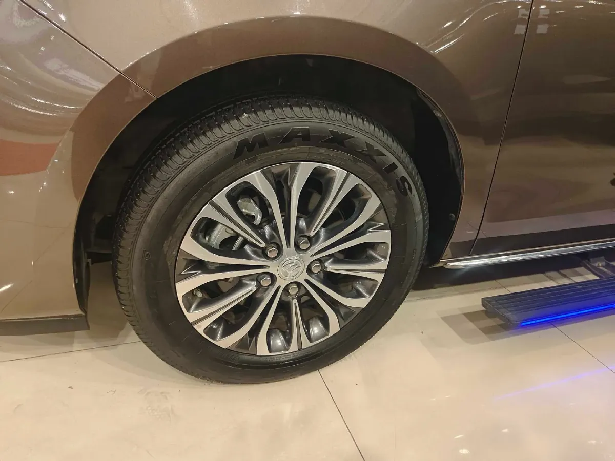 2023 Buick GL8 2.0T 237HP L4 9AT,autocango,china used car exporter,china ev exporter,chinese used car exporter,chinese used ev exporter