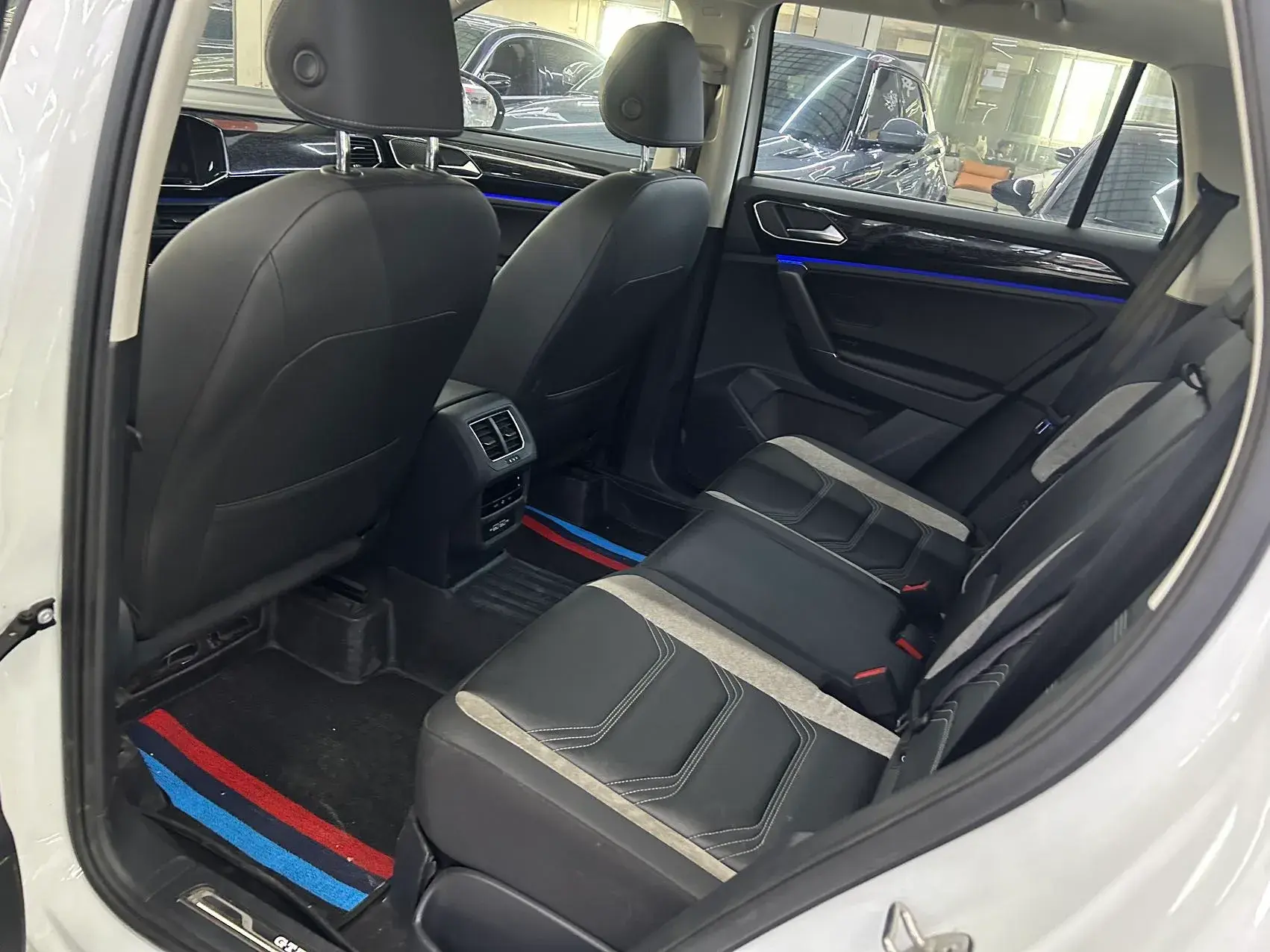 2020 VOLKSWAGEN TAYRON thumbnail 4