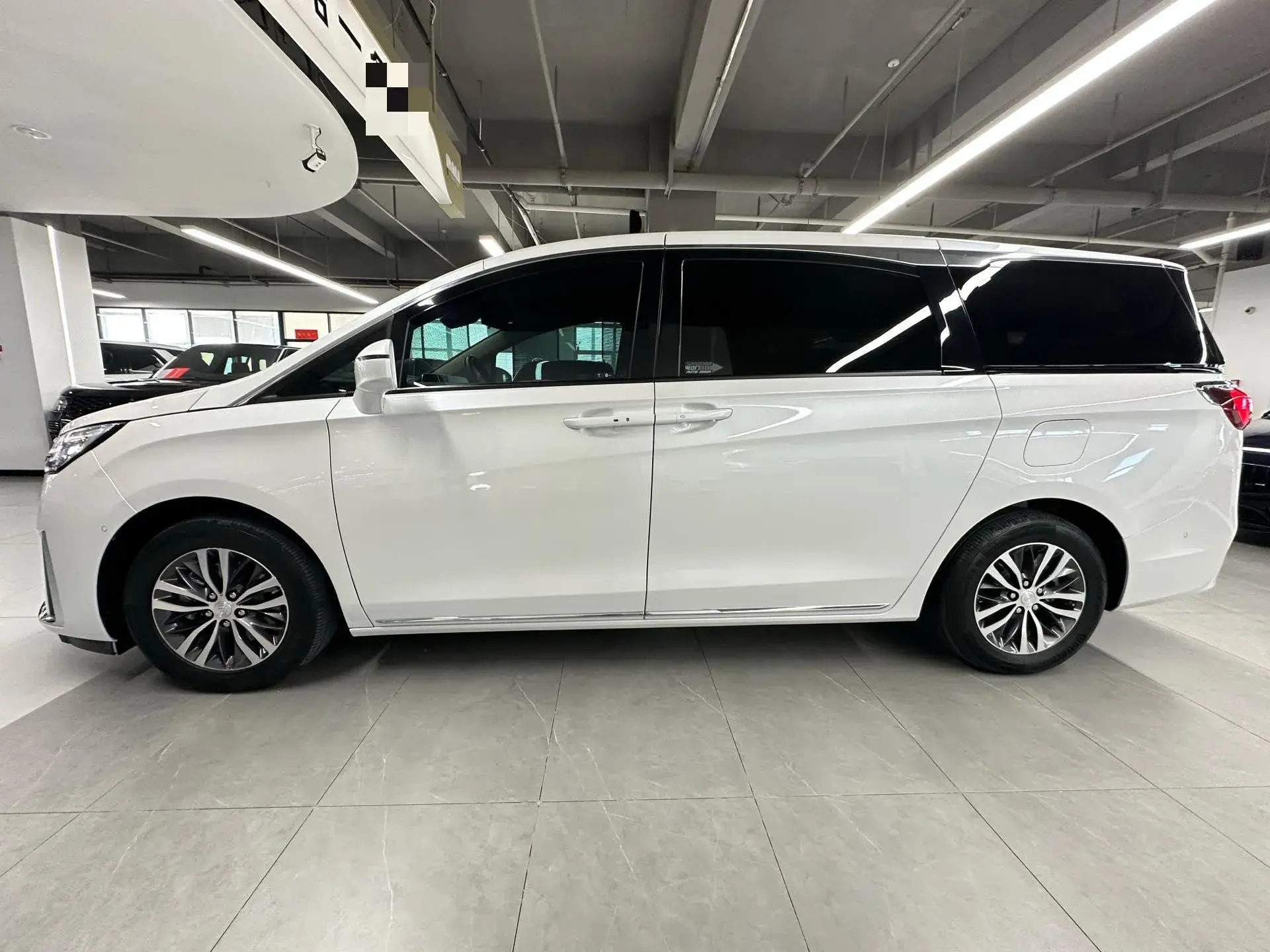 2023 BUICK GL8 thumbnail 3