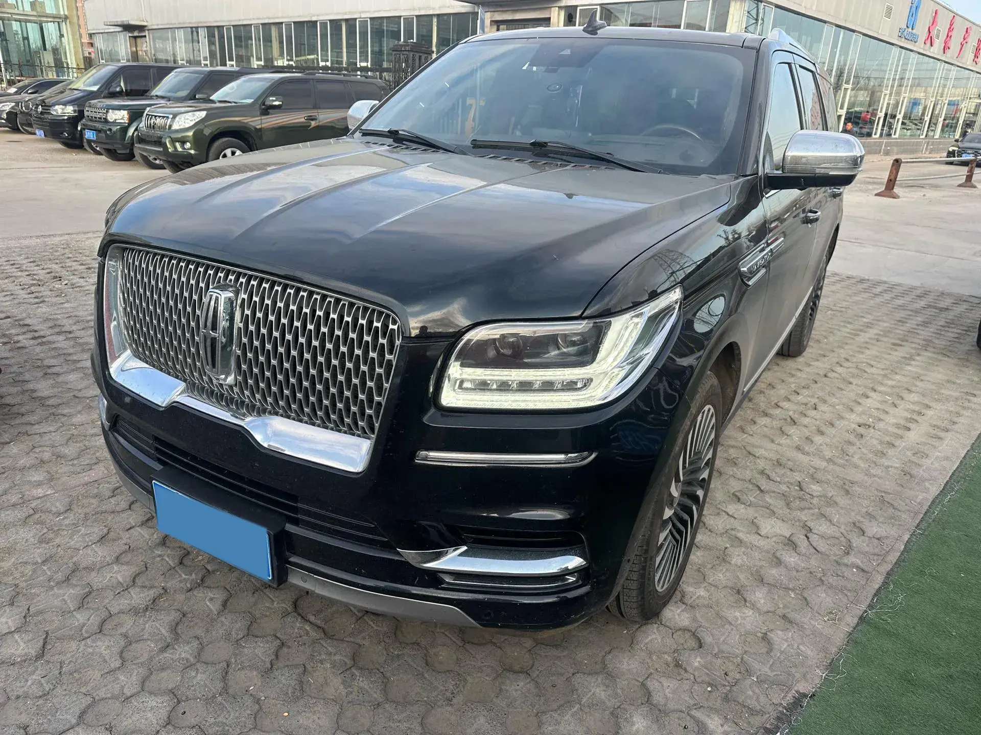 2020 LINCOLN NAVIGATOR view 1