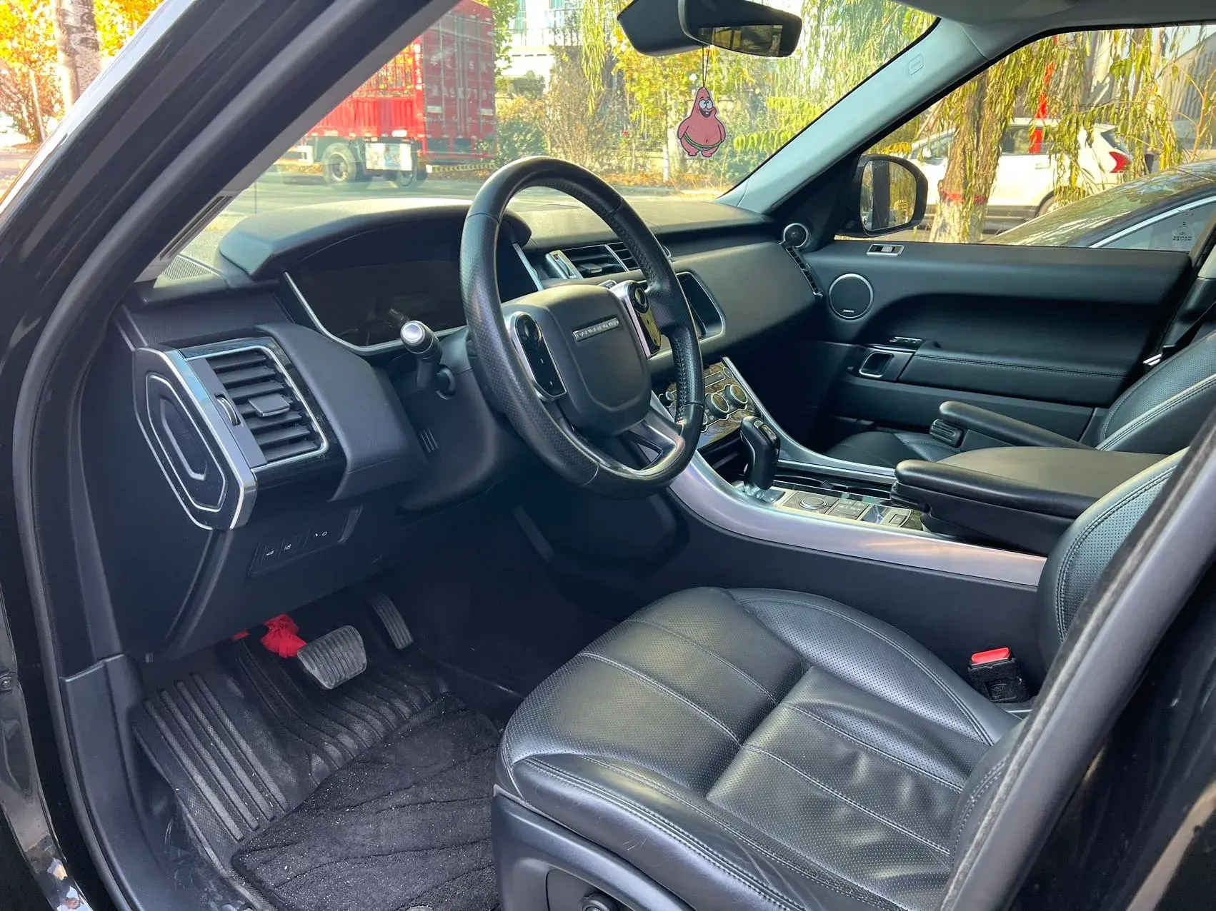 2017 LAND ROVER thumbnail 3