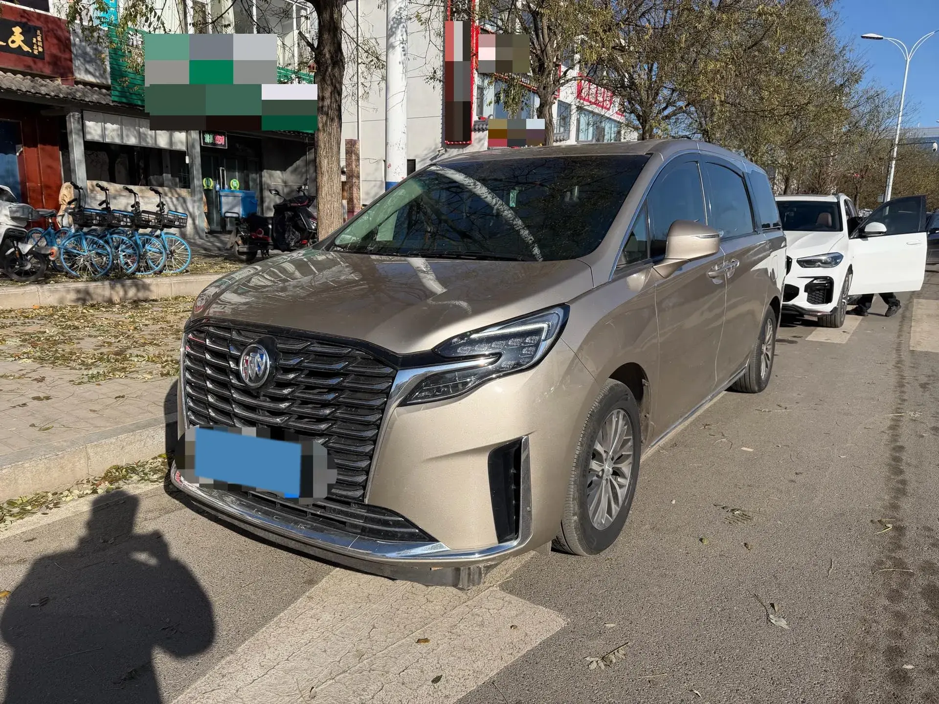 2023 BUICK GL8 view 1