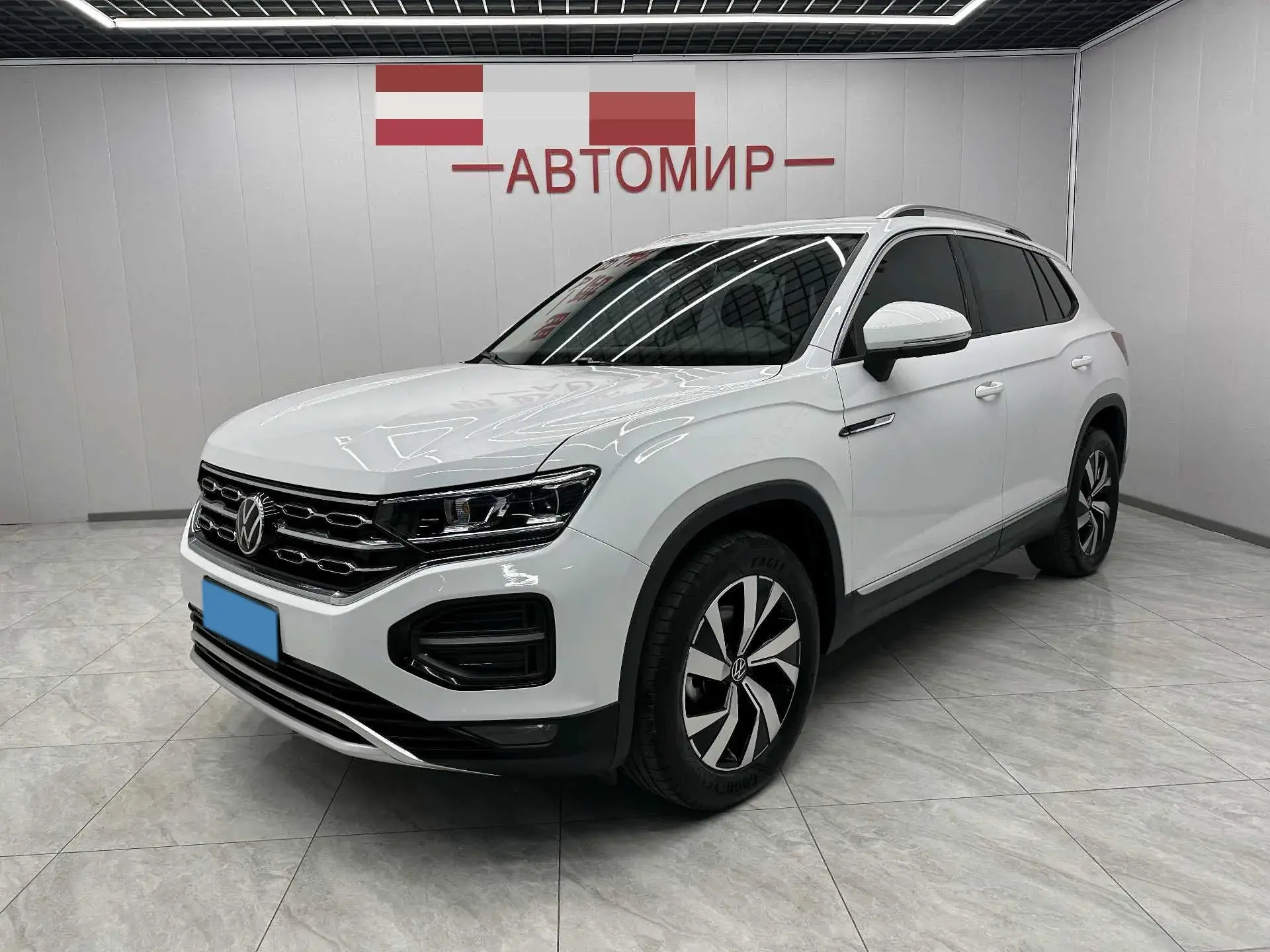 2021 VOLKSWAGEN TAYRON view 1