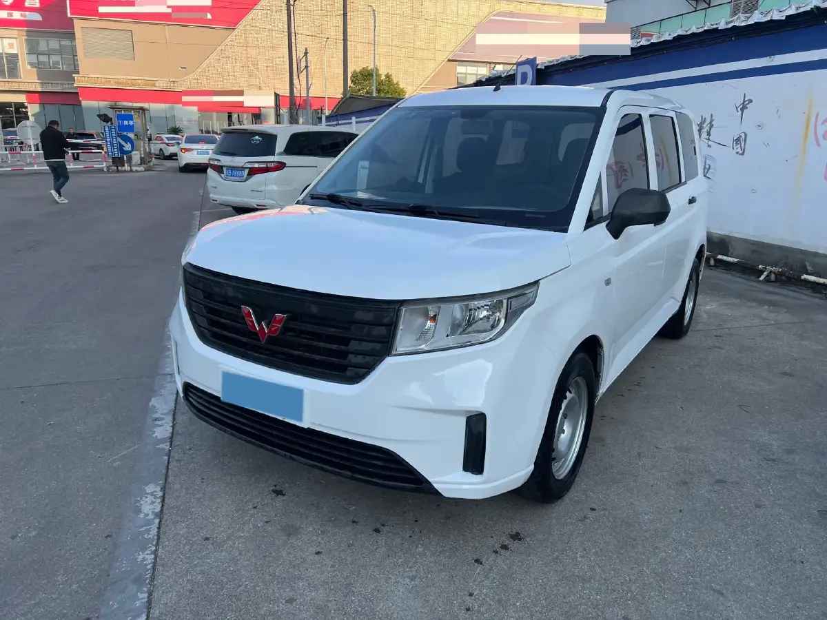 2019 WuLing HongGuang Plus 1.5T 147HP L4 6MT
