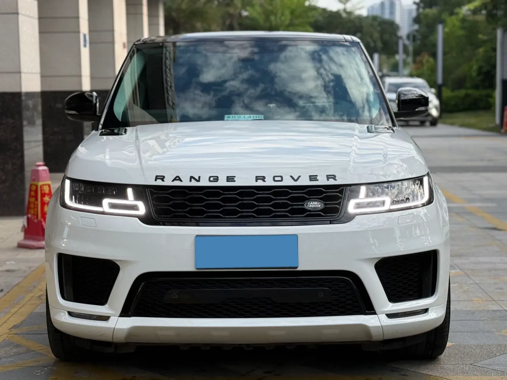 2022 LAND ROVER thumbnail 2