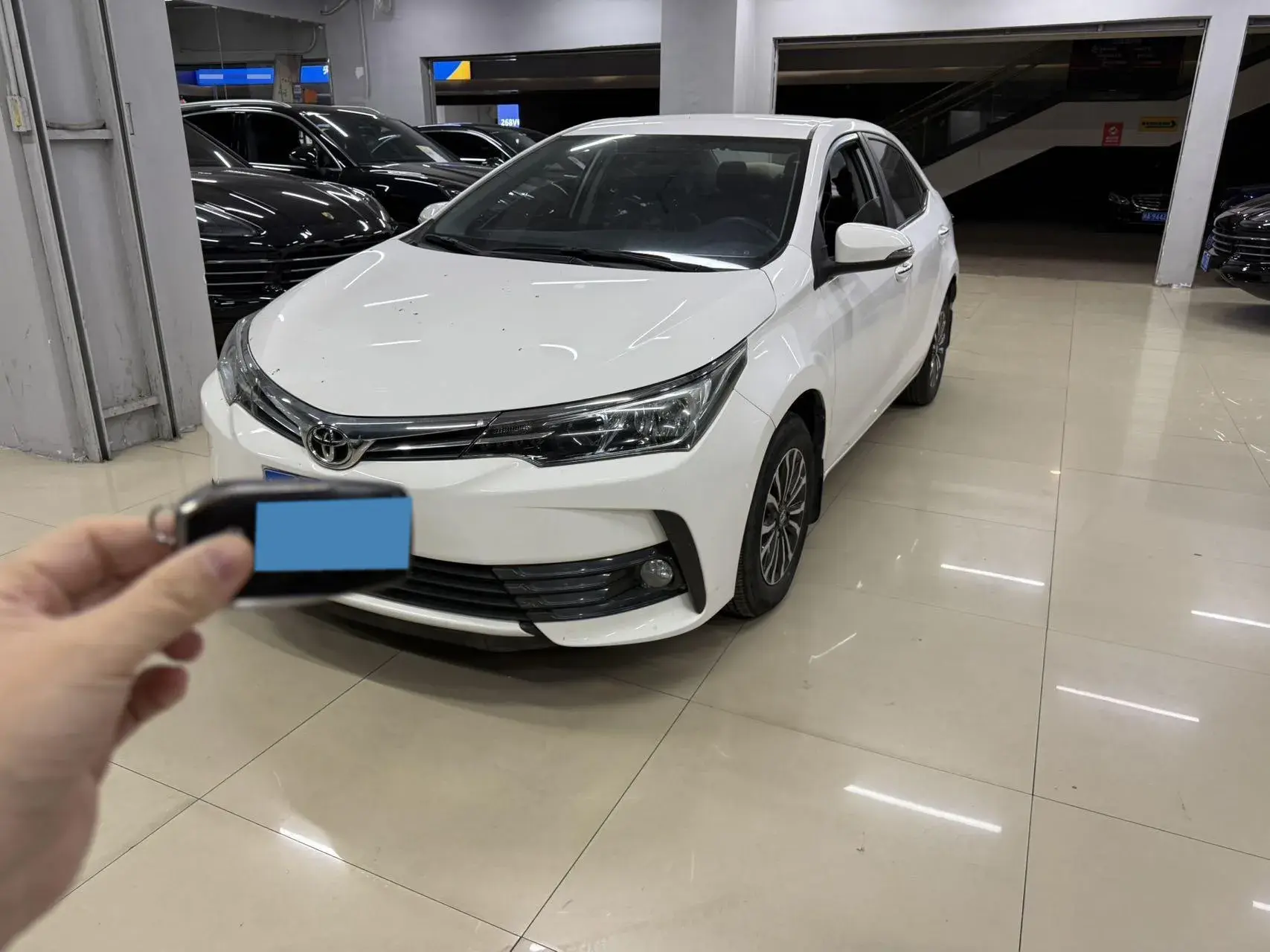 2017 TOYOTA COROLLA view 1