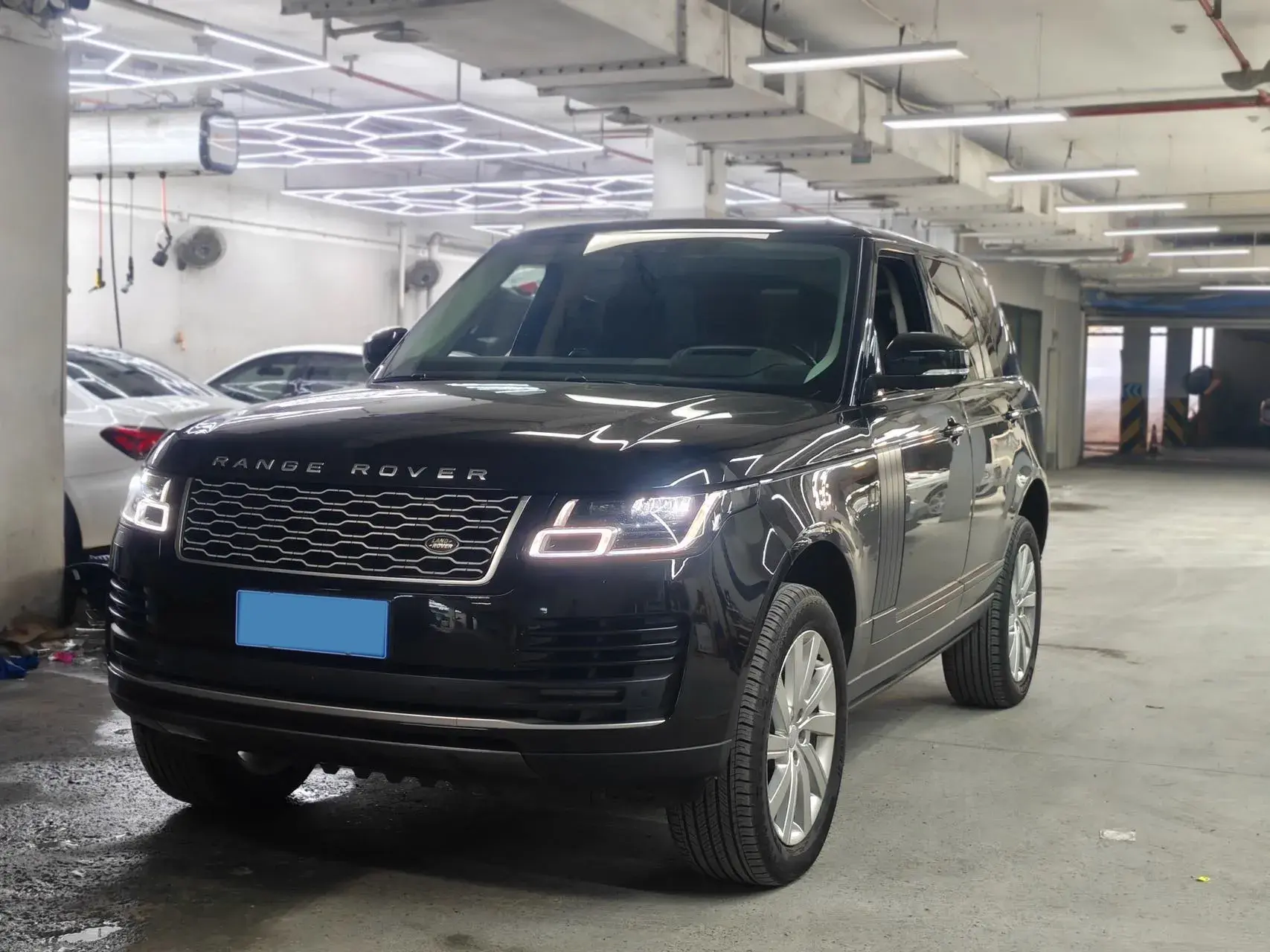 2022 LAND ROVER view 1